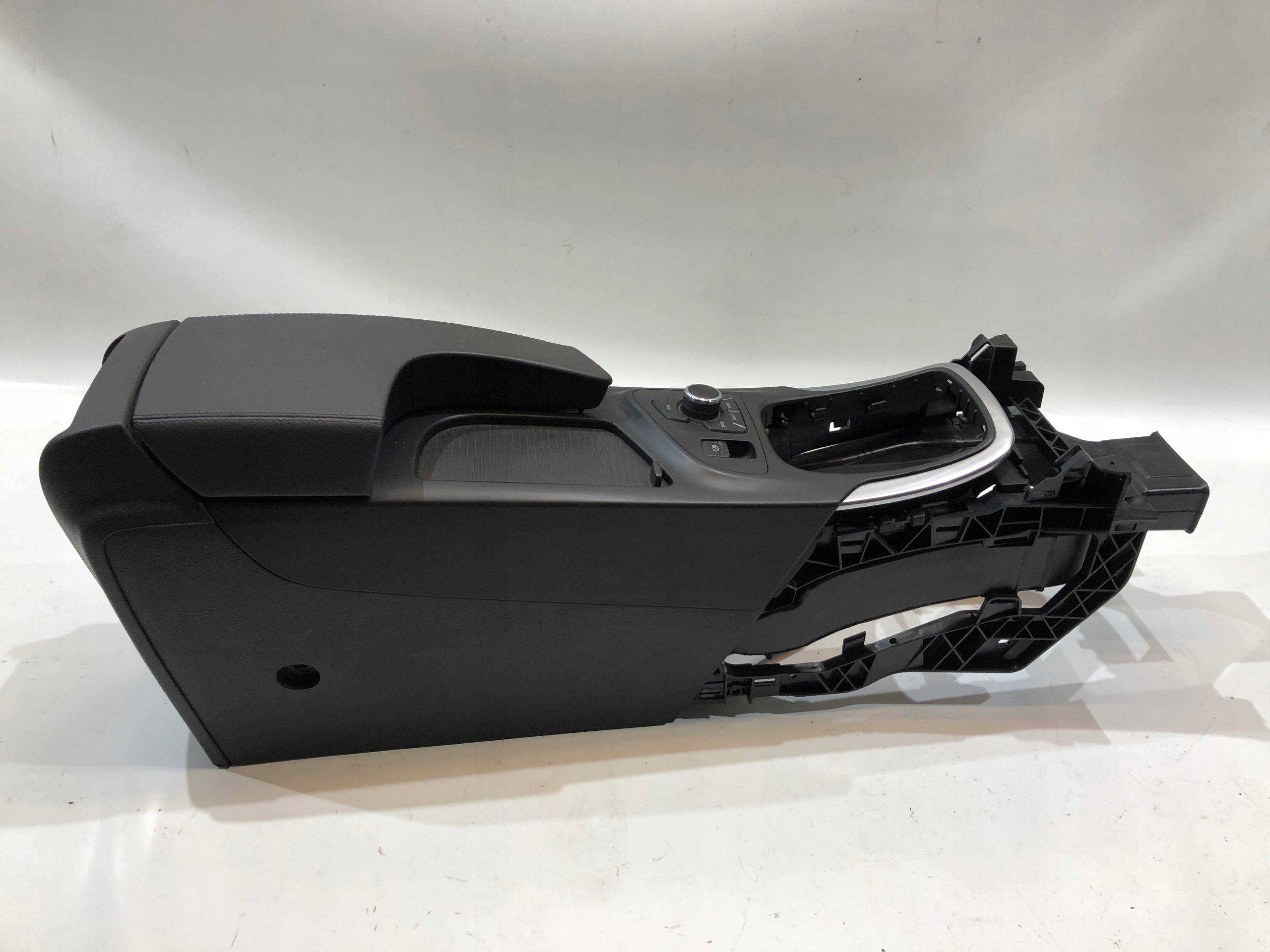 opel INSIGNIA A тунель середина подлокотник