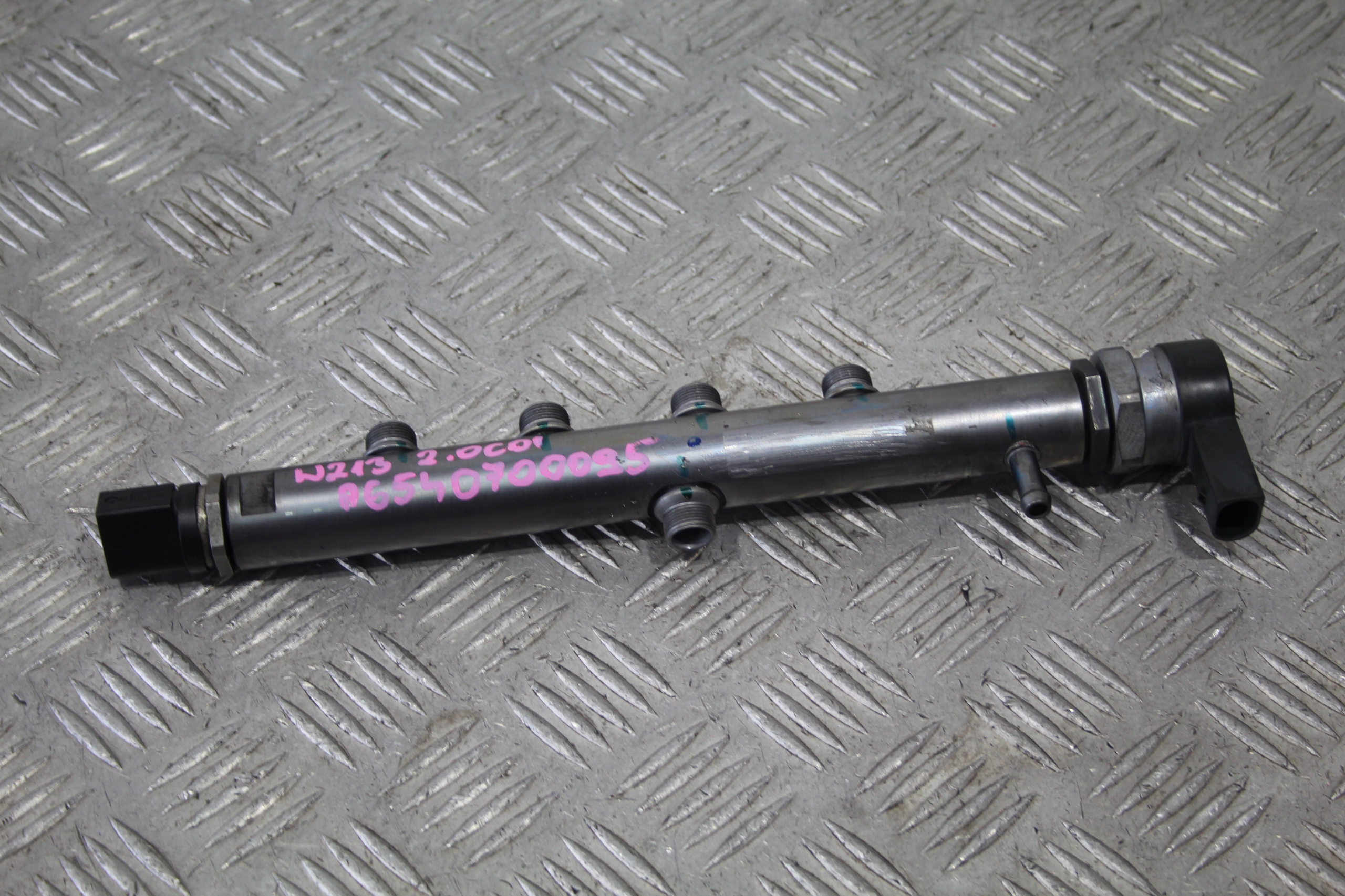 RAMPE INJECTION E-KLASA W213 2,0 CDI A6540700095
