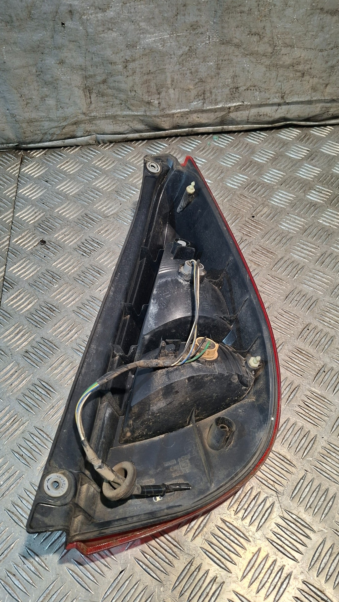light left rear part SUZUKI LIANA