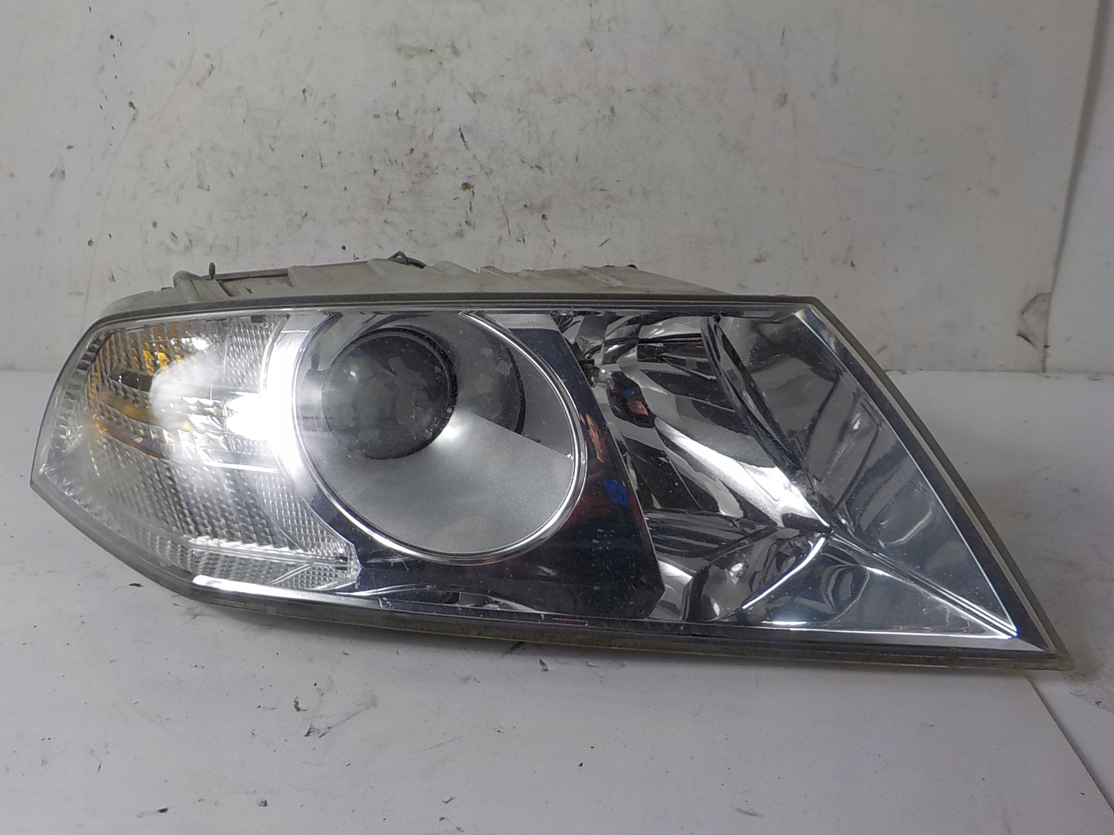 SKODA OCTAVIA II light right front front UK