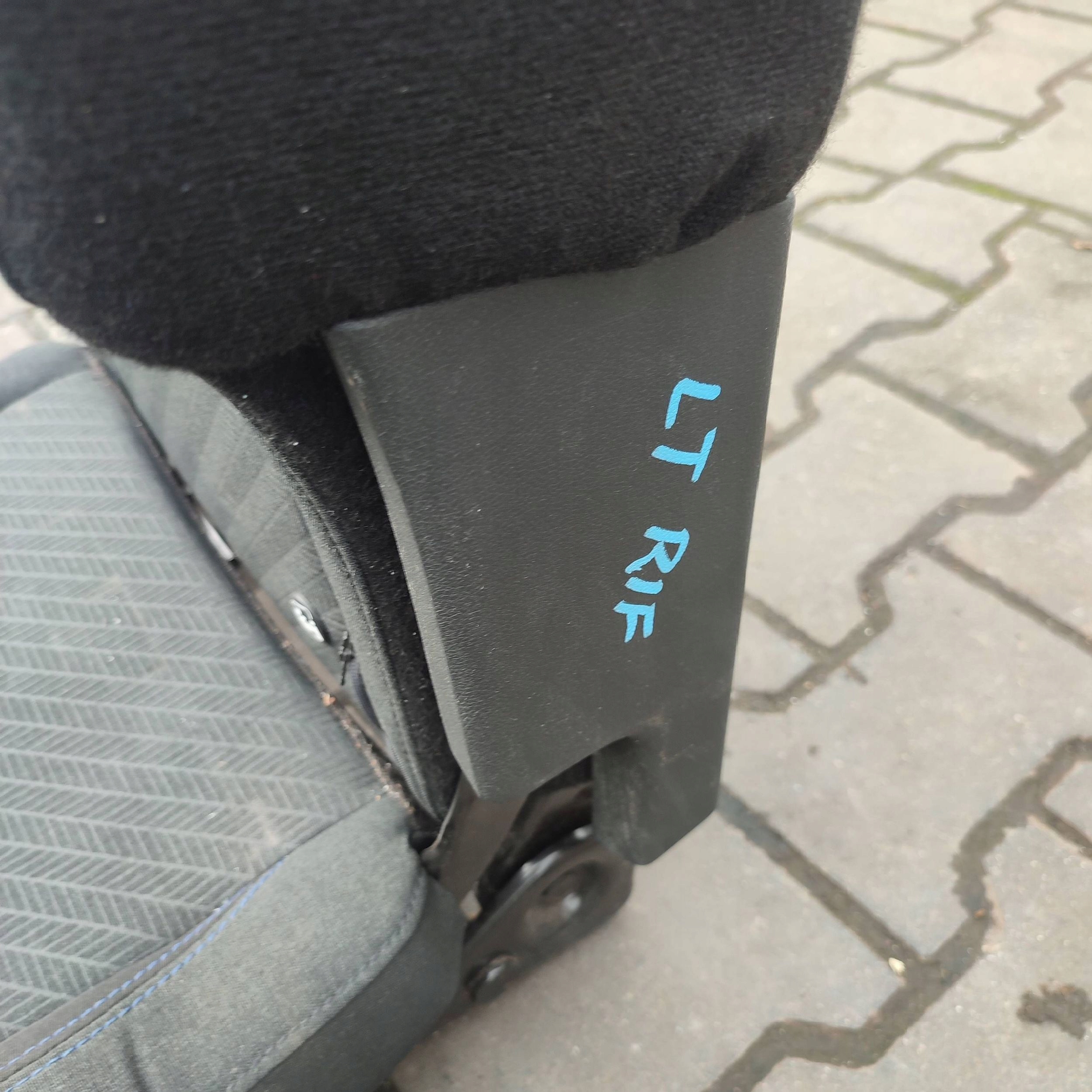 rear. sitting place rear part side left Peugeot Rifter