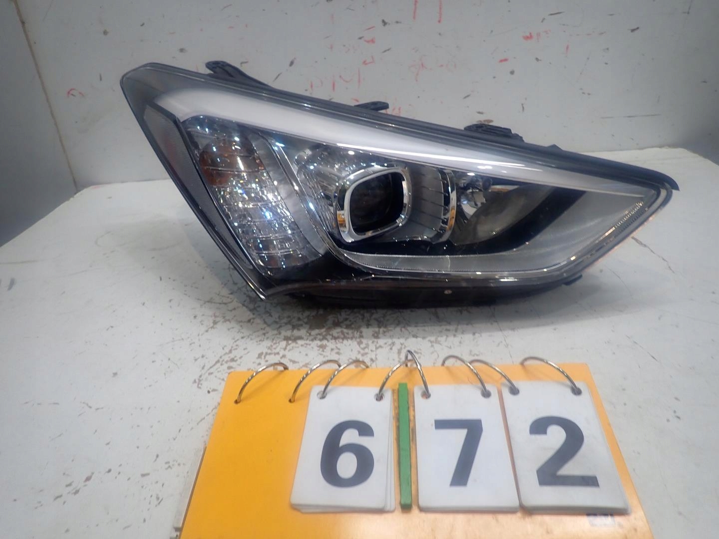 light front right HYUNDAI SANTA FE 12-15 BI-XENON