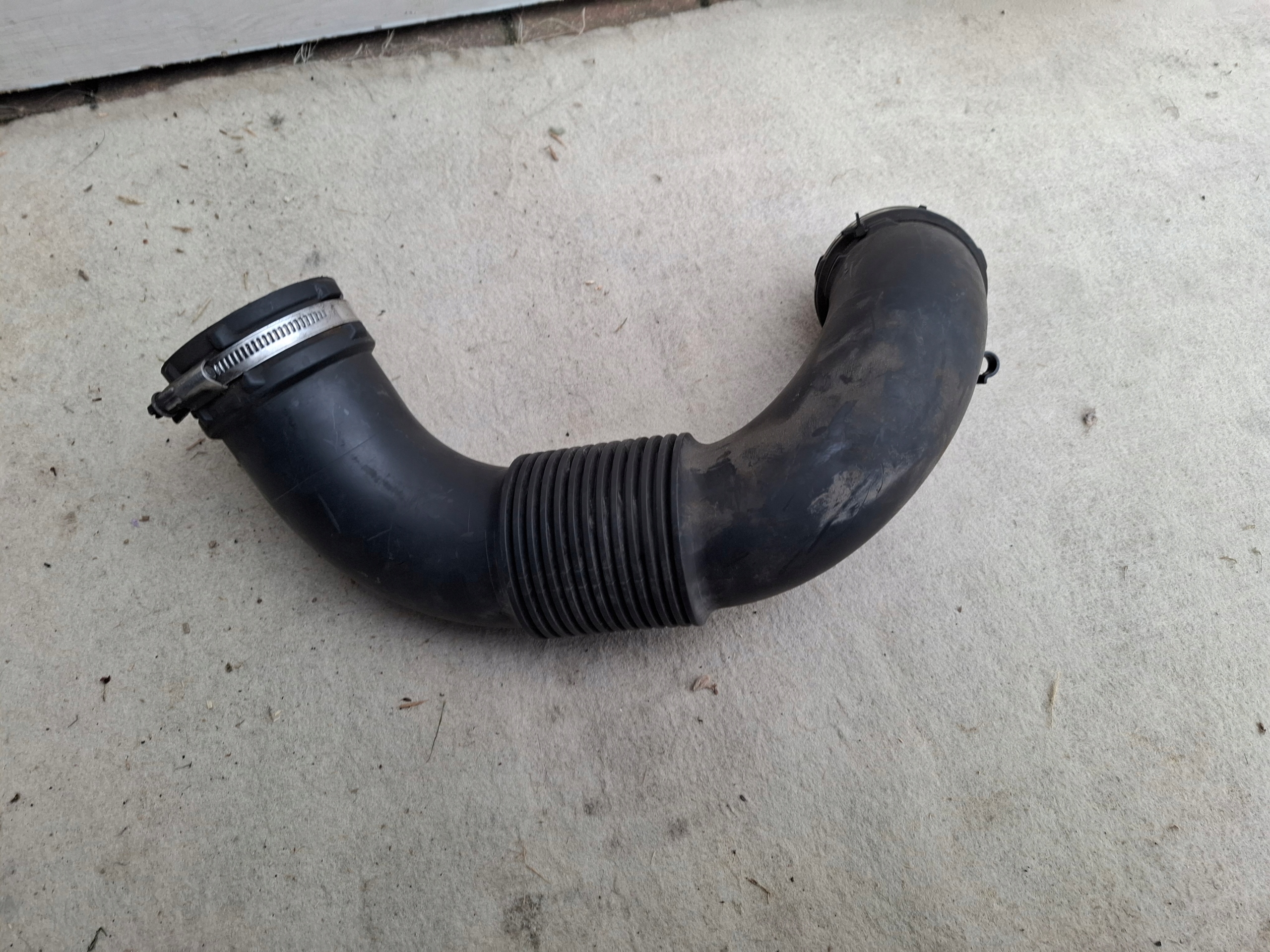 pipe air hose 1105223S01 RENAULT TRAFIC III VIVARO B 14