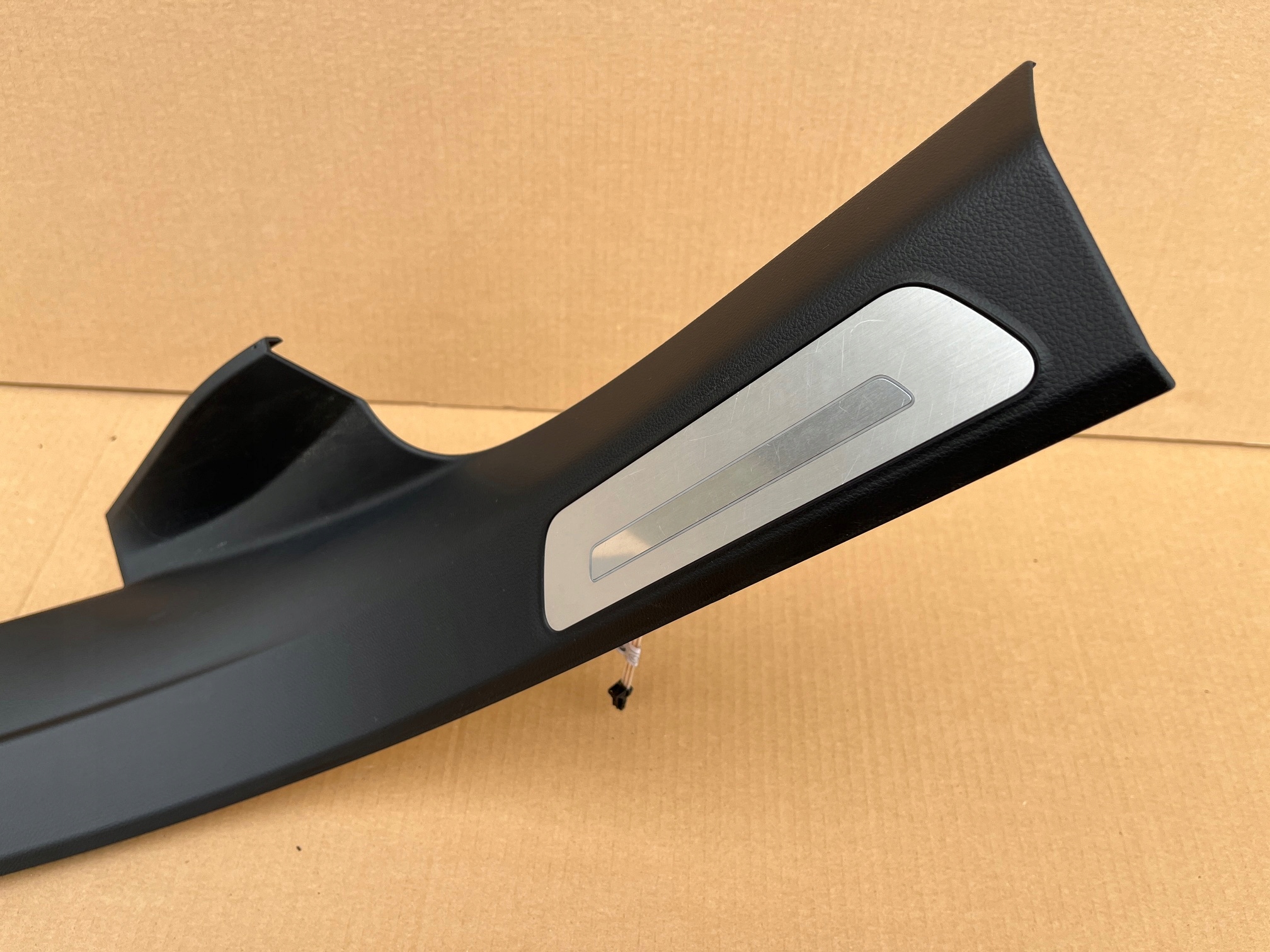 Audi A8 D4 moulding cover cap threshold right rear part 4H0864608F