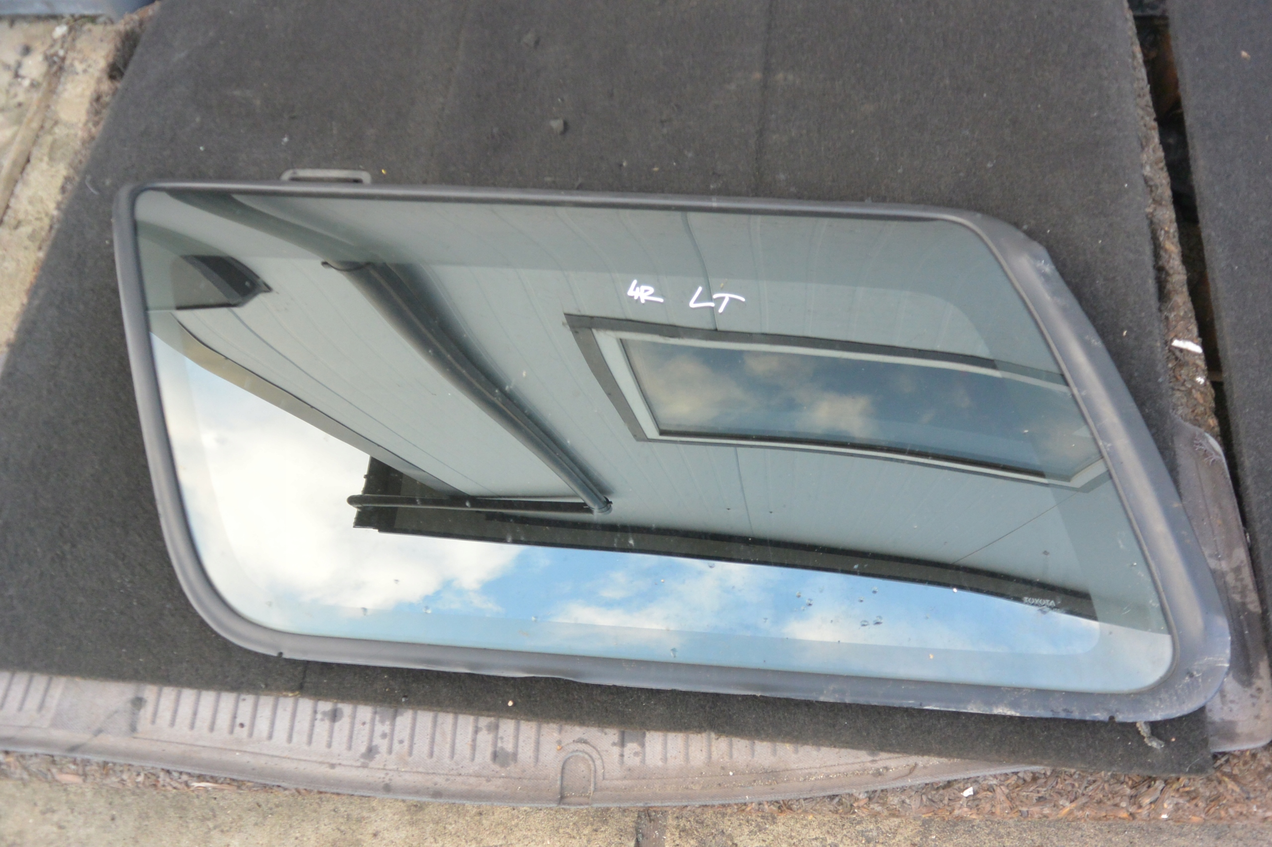 window bodywork left TOYOTA 4RUNNER II 90-95