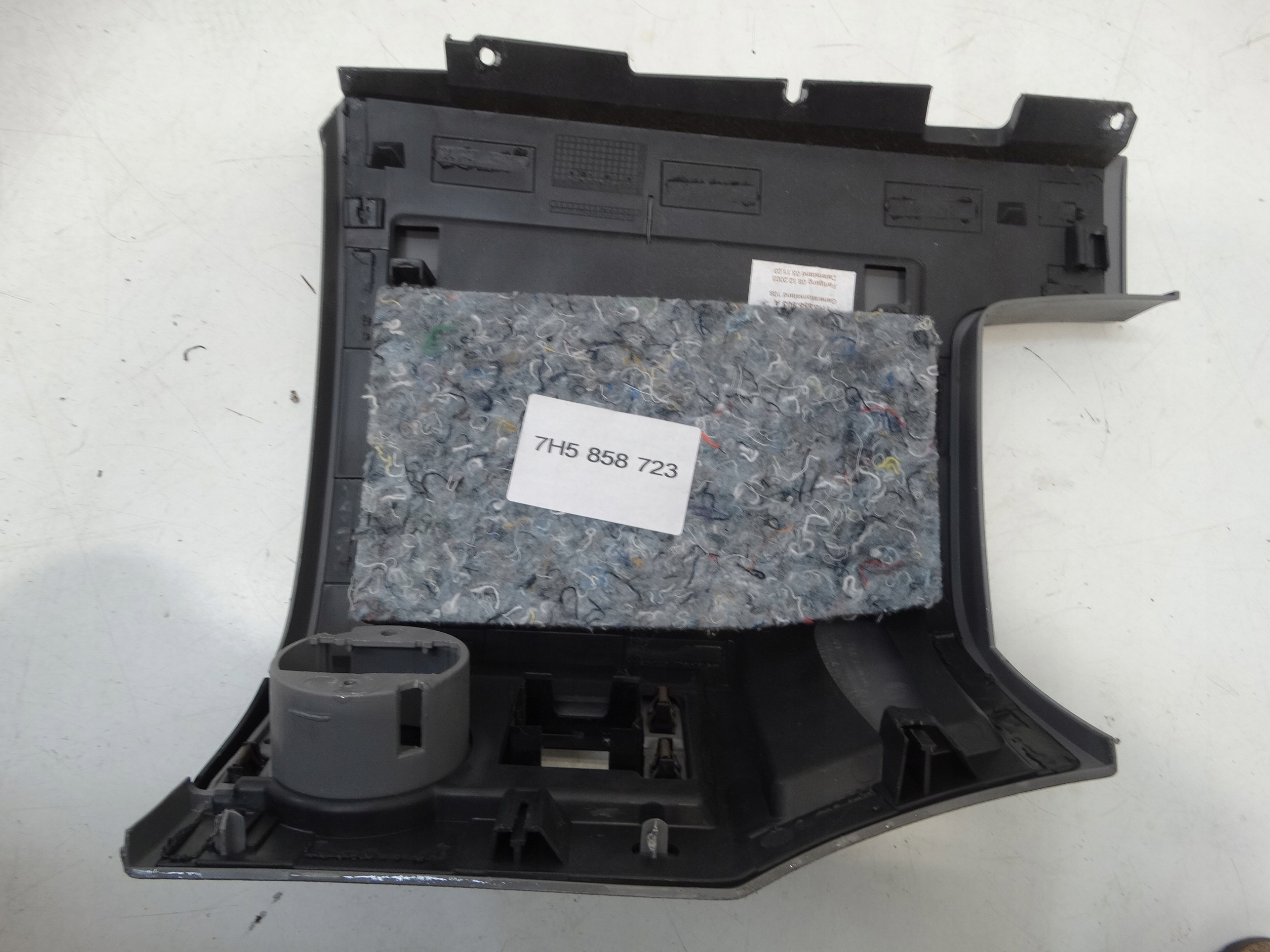 Blende Abdeckung Leuchten konsole VOLKSWAGEN T5 MULTIVAN 7H5858723