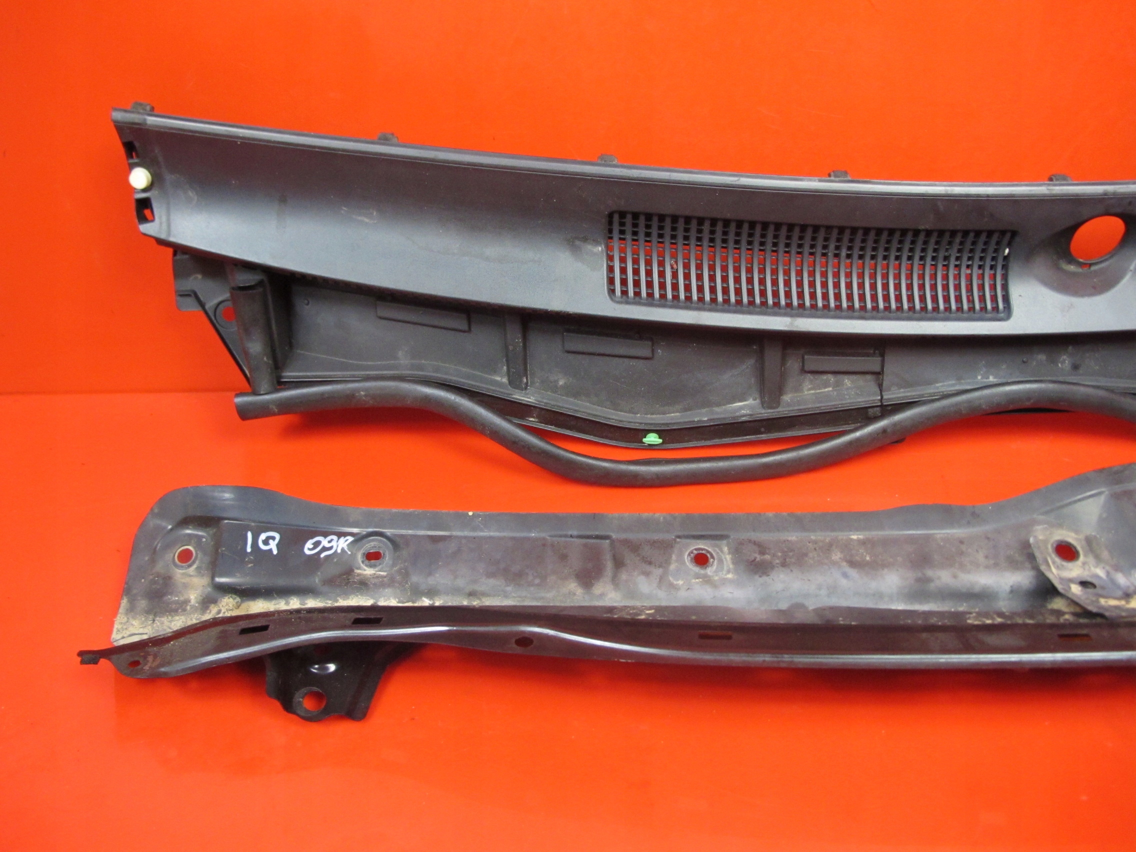 TOYOTA IQ 09- torpedo upper lower KOMPLET