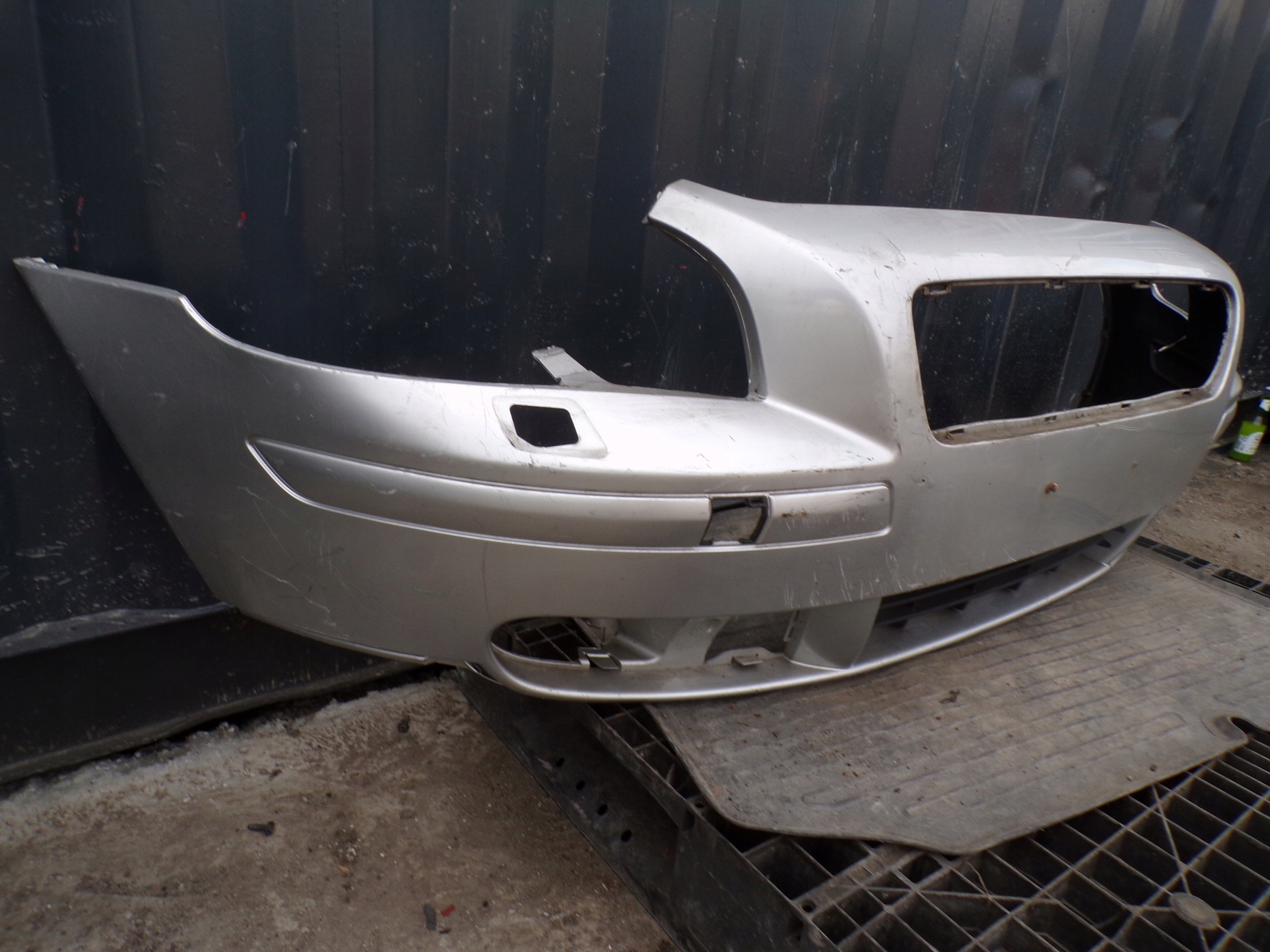 front bumper front VOLVO V50 S40 2 II washers (R1)