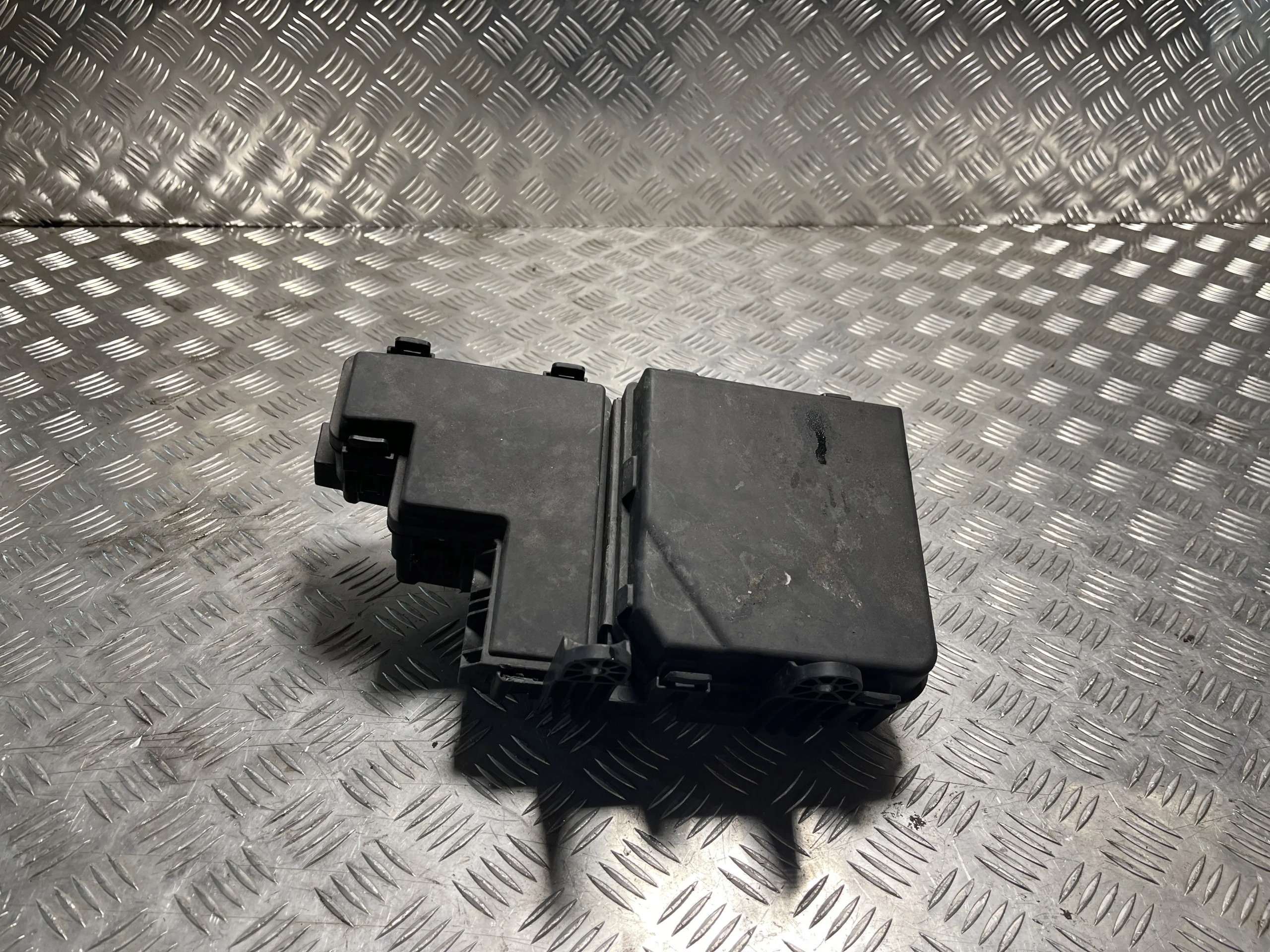 блок корпус предохранителей renault KOLEOS II 16-