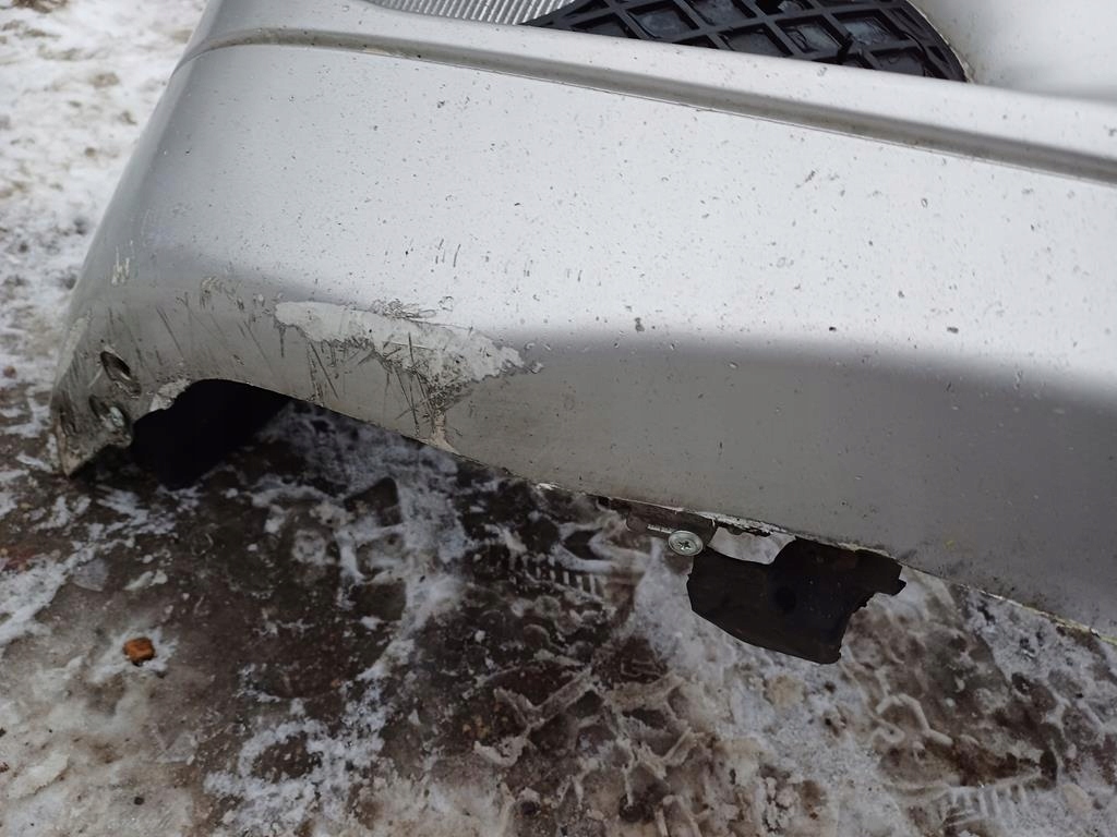 MERCEDES C-KLASA W203 bumper front 744 PDC SREBRNY