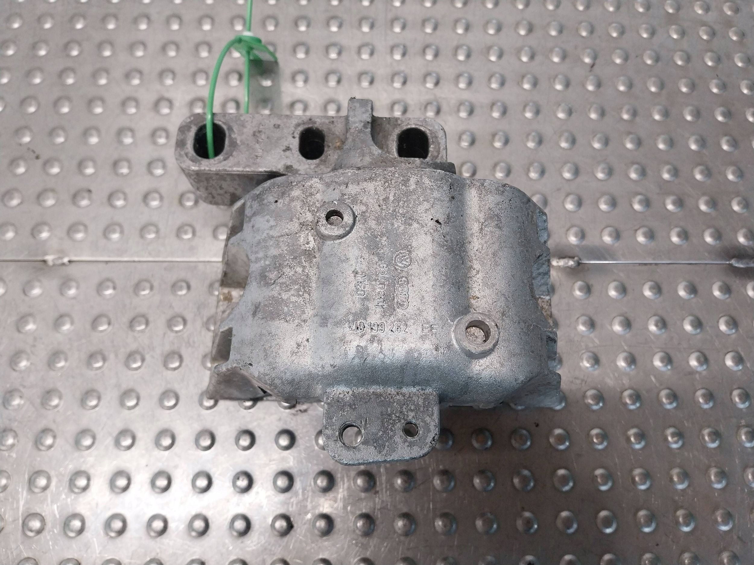 supporto Supporti motore usato 1J0199262BF VW GOLF IV LEON e OCTAVIA e A3 8L 1.9 TDI