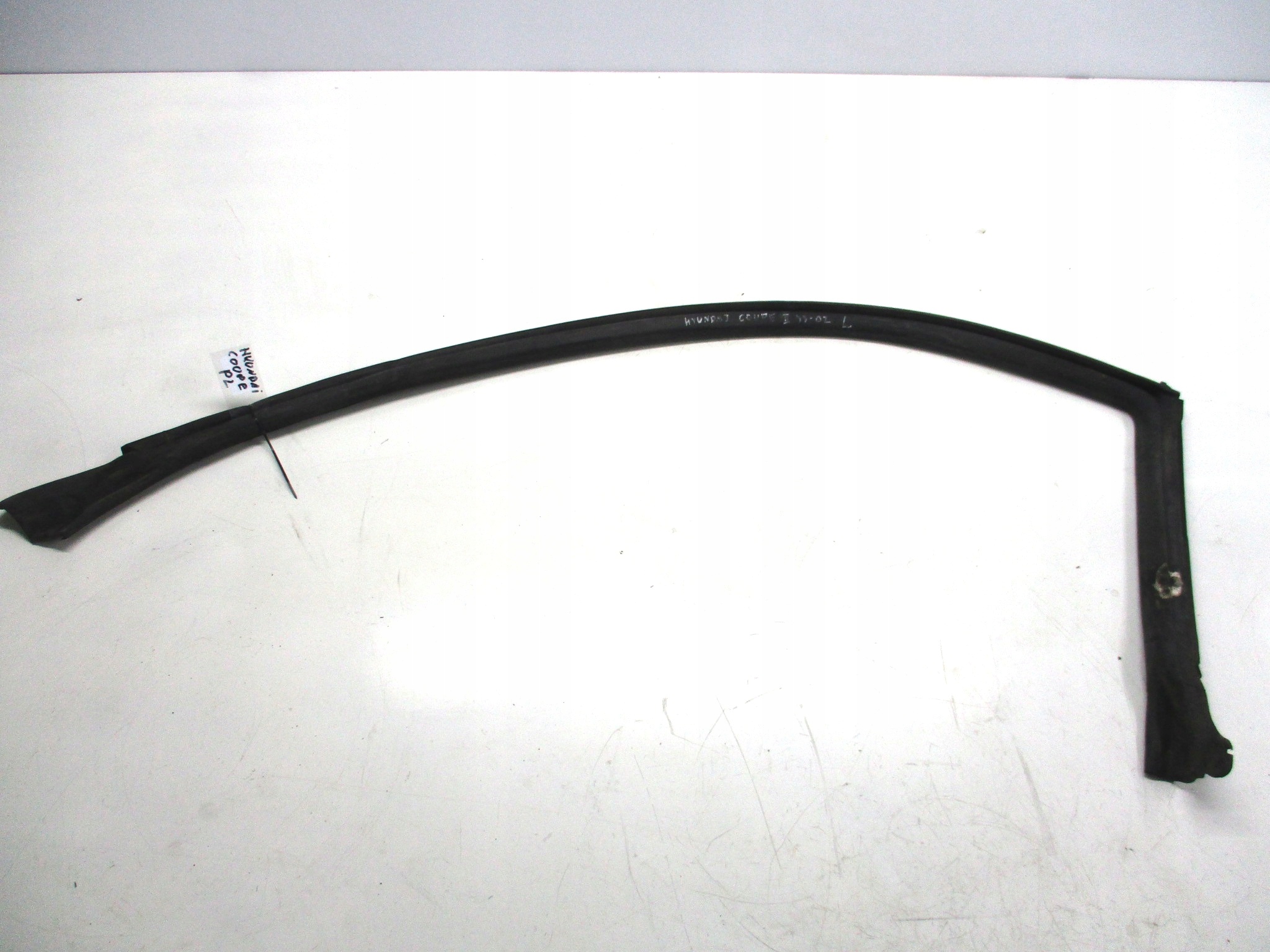 Hyundai Coupe II 99-02 Uszczelka drzwi szyby lewa