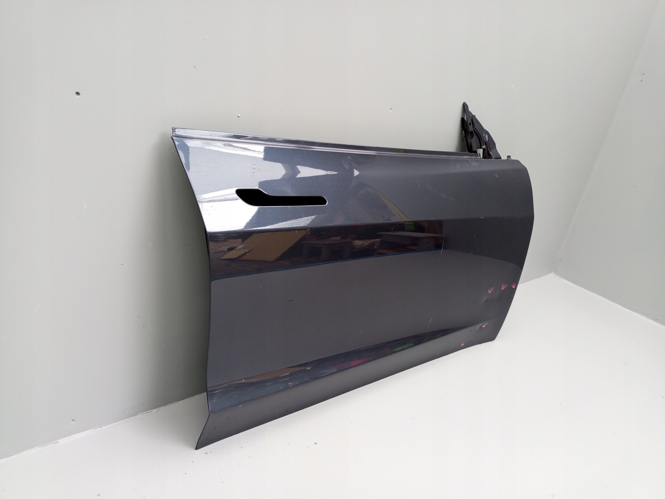 TESLA MODEL 3 2017- DRZWI PRZÓD PRZEDNIE PRAWE = Producent części Tesla