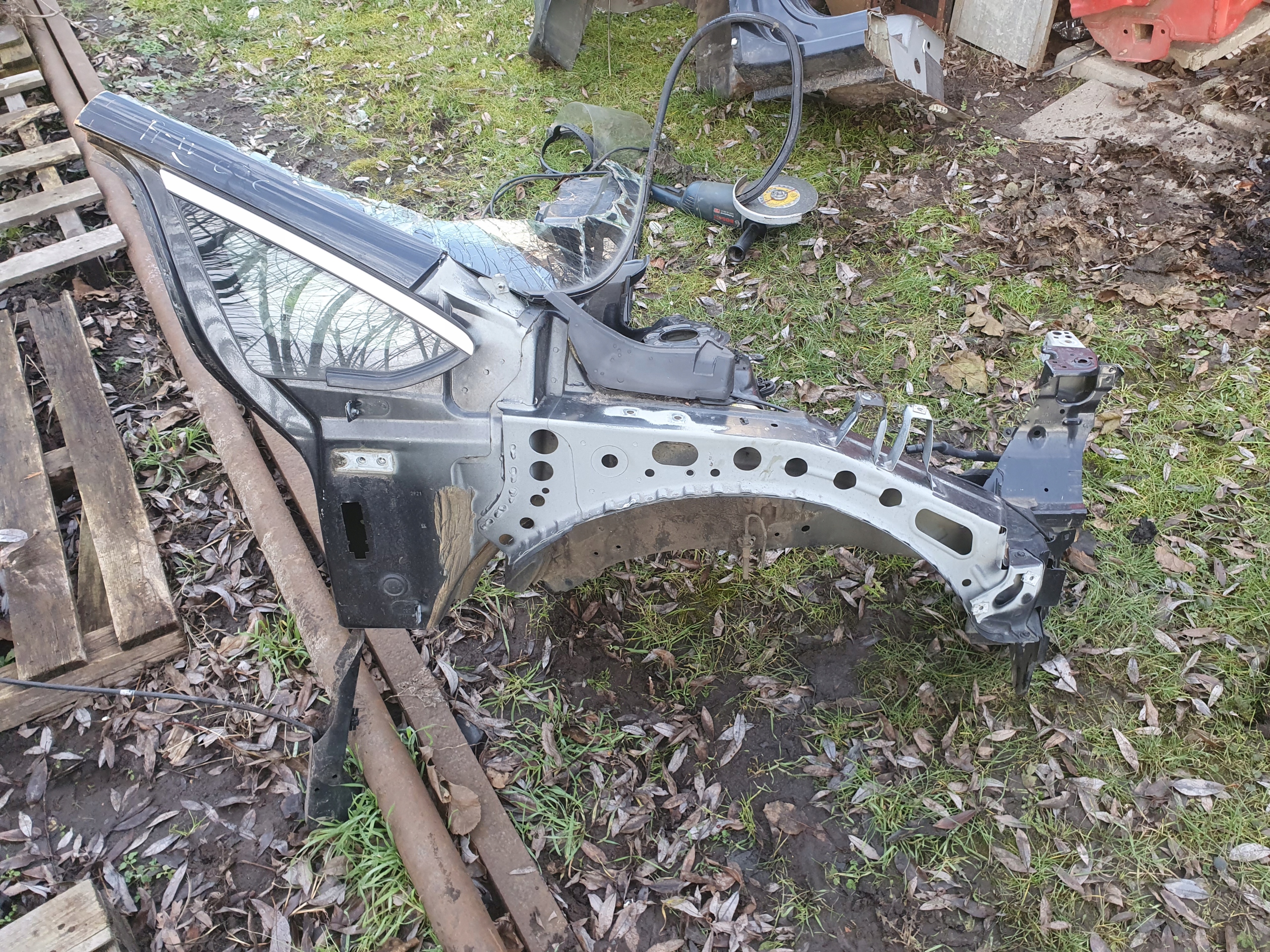 Фартух стойка правый Opel Astra J GTC