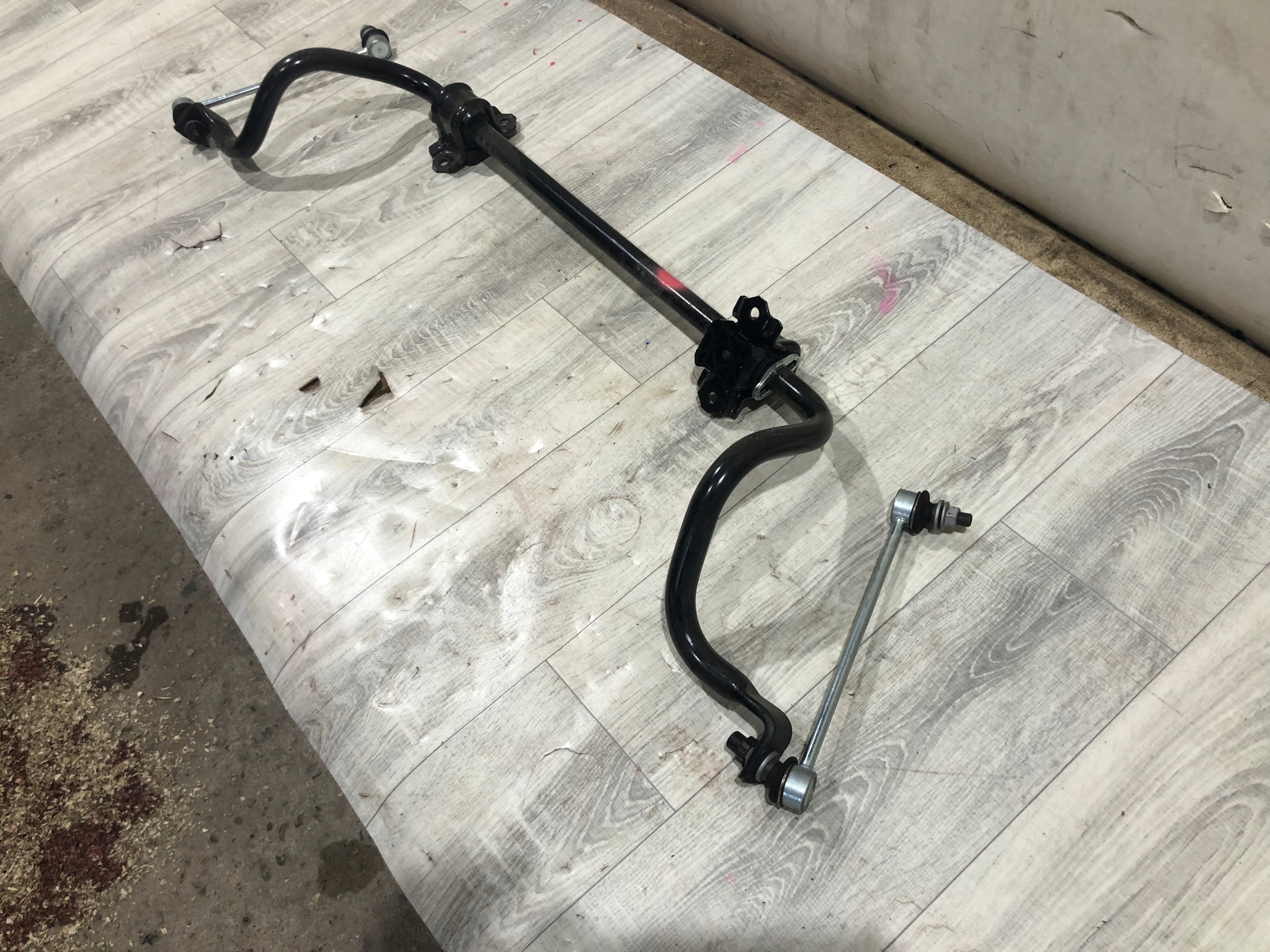 LEXUS ES 300H 2019-ПЕРЕДНИЙ СТАБИЛИЗАТОР