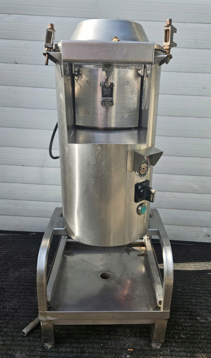 Obieraczka do ziemniaków z osadnikiem obierzyn, wsad 5-7kg Lozamet OZO.1.1 Kod producenta OZO.1.1