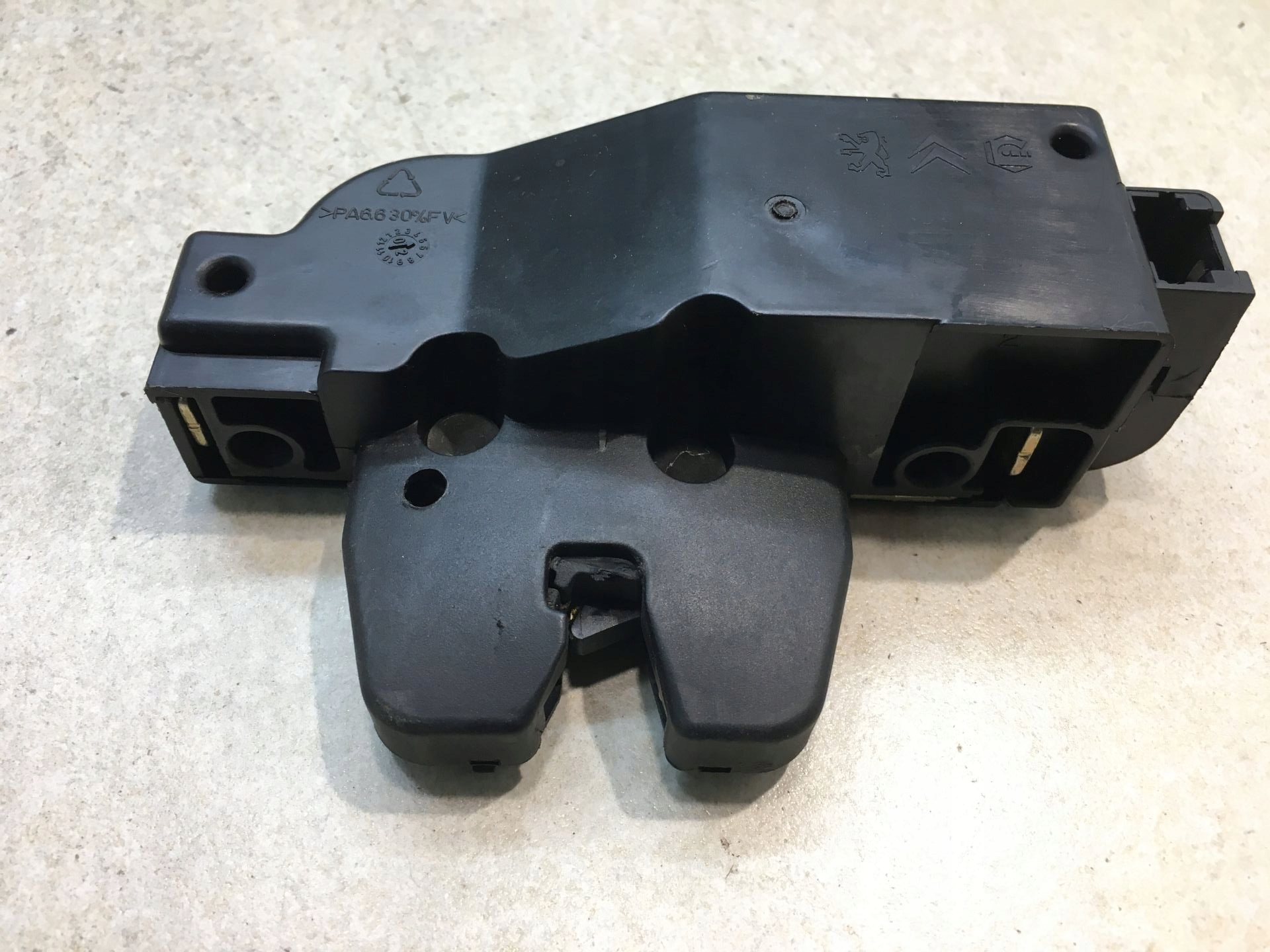 lock bonnet boot CITROEN C5 and 9646091580