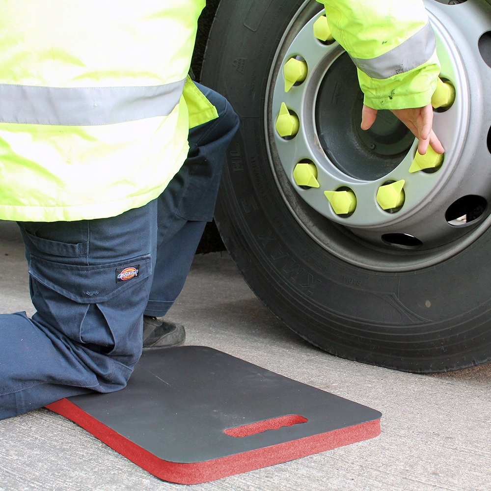 MATA WARSZTATOWA PODKŁADKA POD KOLANA EAN (GTIN) 5905191615598