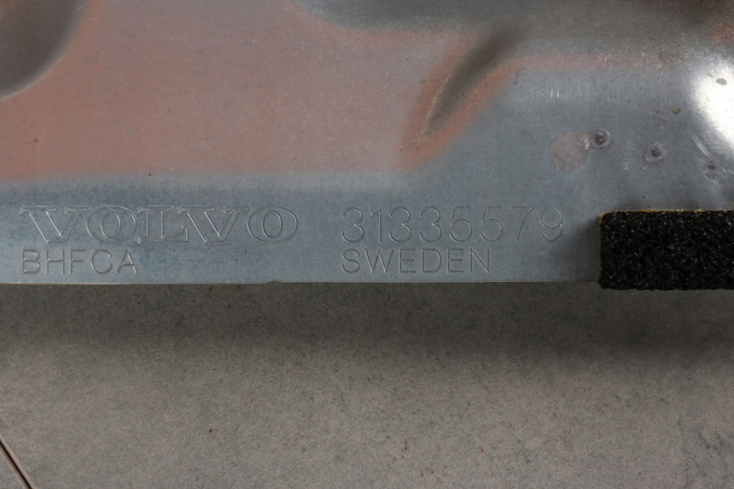 VOLVO XC60 und Blende Abdeckung TERMICZNA PRZEGRODA SCIANA PANEL 31335579