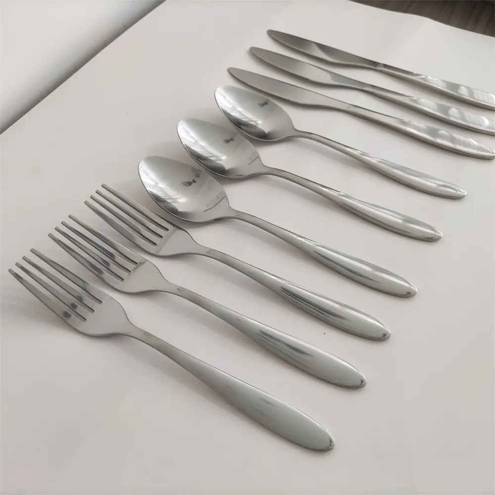 ZESTAW KOMPLET SZTUĆCÓW OBIADOWYCH 6 OSÓB 24 SZT Typ produktu wielorazowy