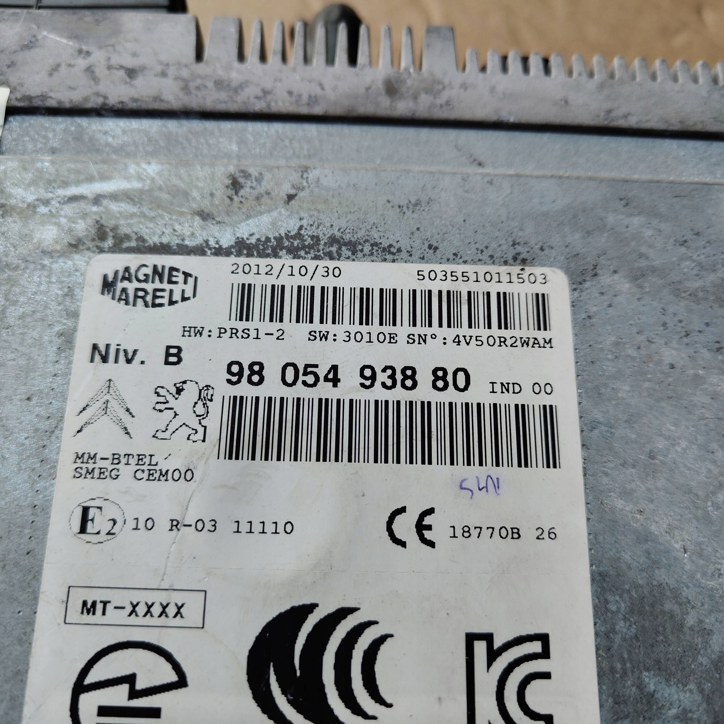 Stacja multimedialna Peugeot 208 e 9805493880