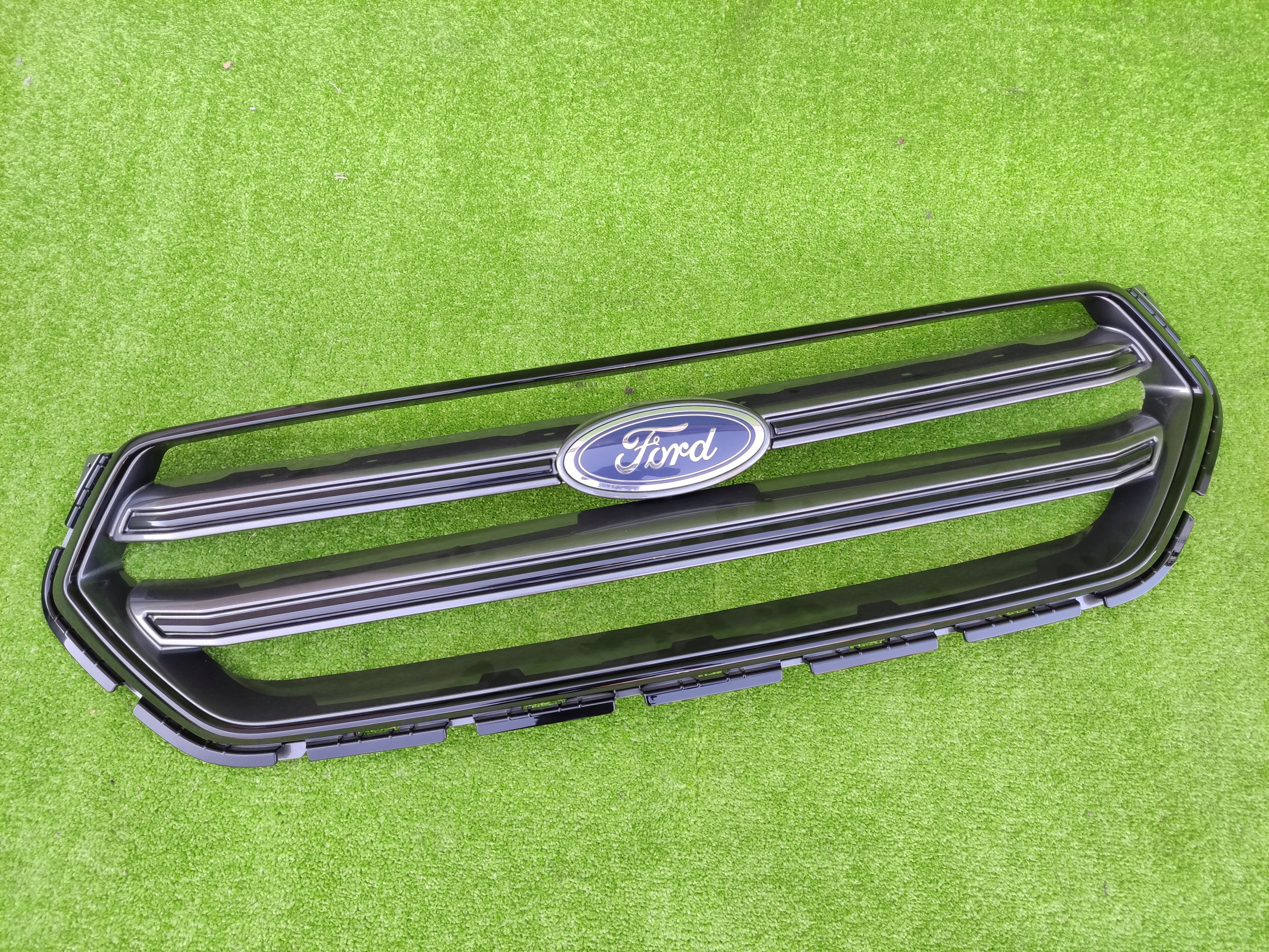 FORD KUGA MK2 LIFT 16- ATRAPA ZDERZAKA GRILL IGŁA