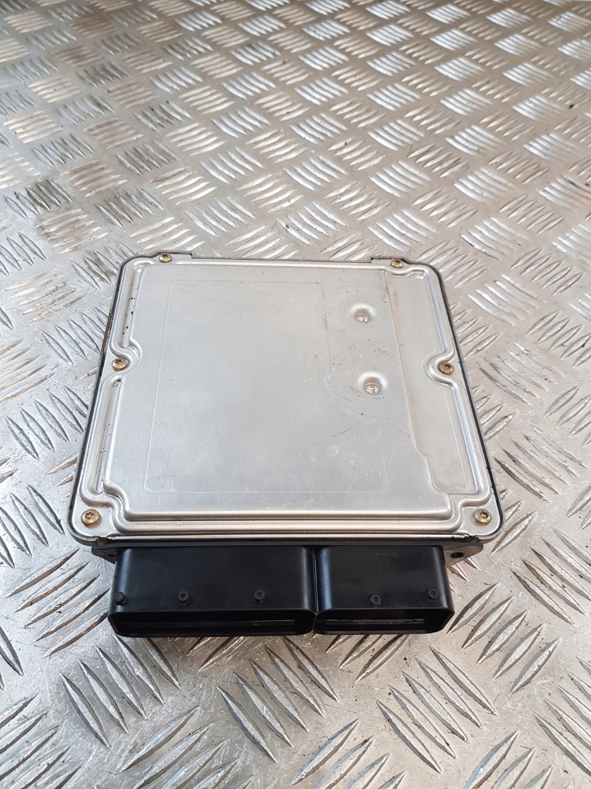 control unit of the engine 8E0906018K 0261S01006 AUDI A4 B6 2.0FSI