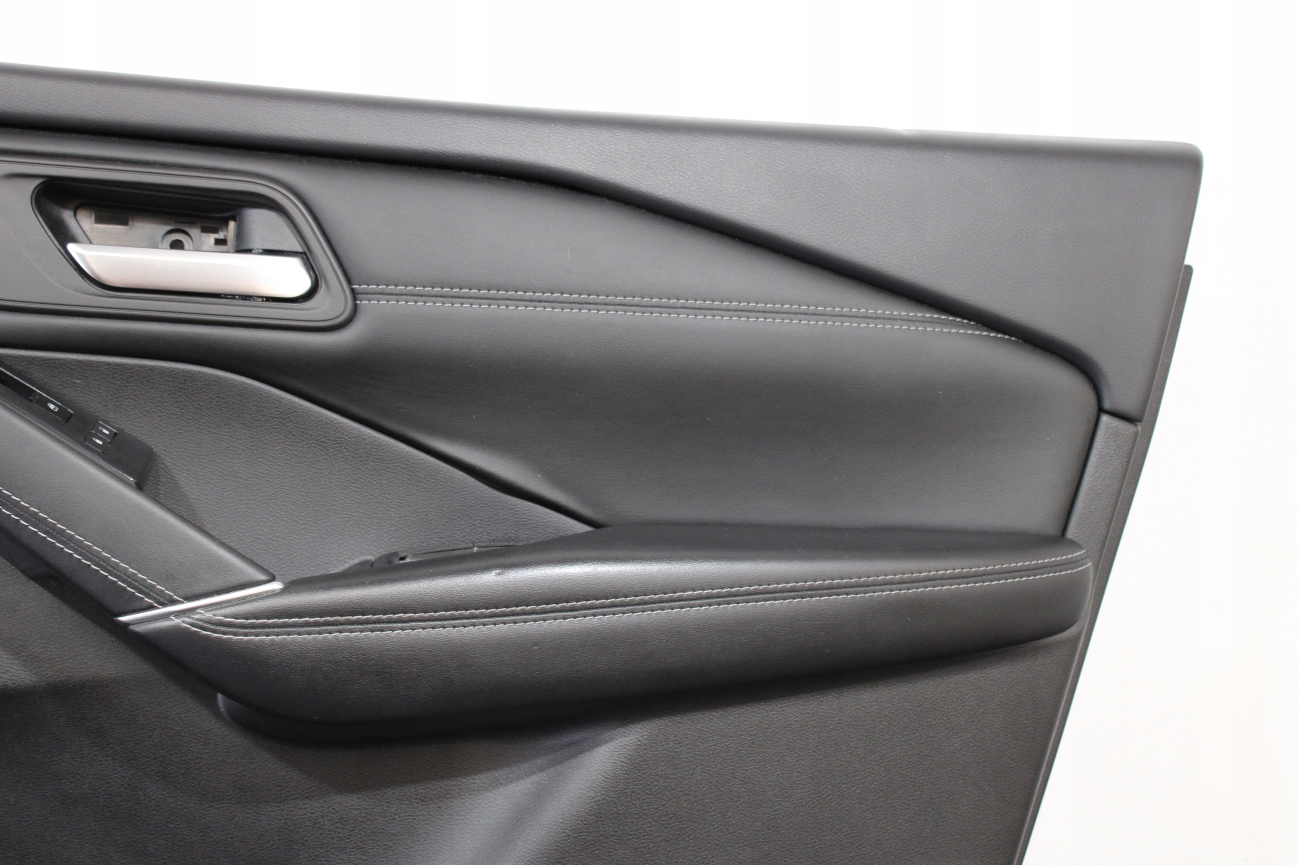 upholstery side door right front right front NISSAN QASHQAI J12