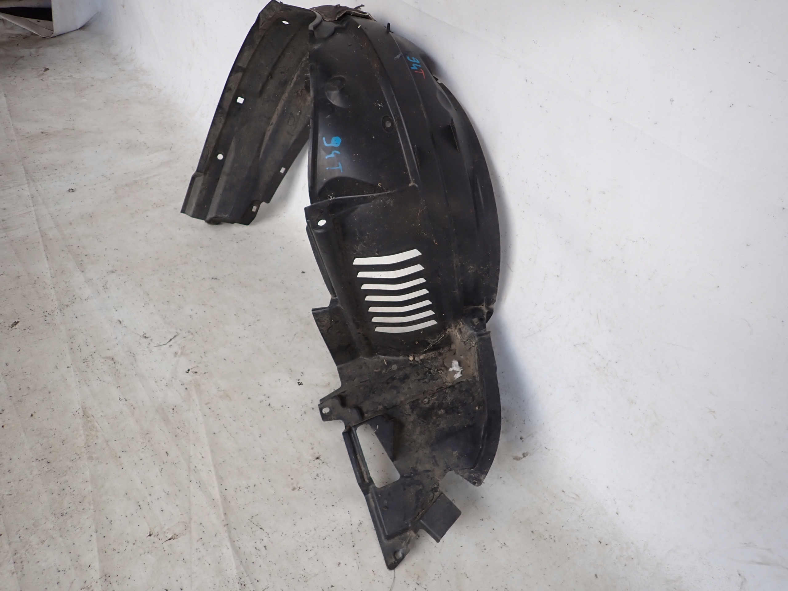 TOYOTA COROLLA VERSO 04-09 mudguard left front front