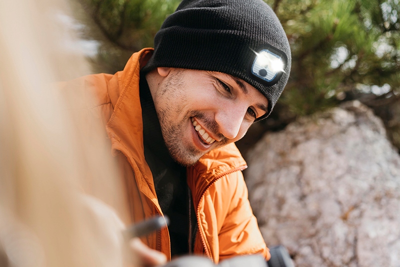 NA PREZENT DLA WĘDKARZA Czapka Z LATARKĄ LED USB Materiał dominujący akryl