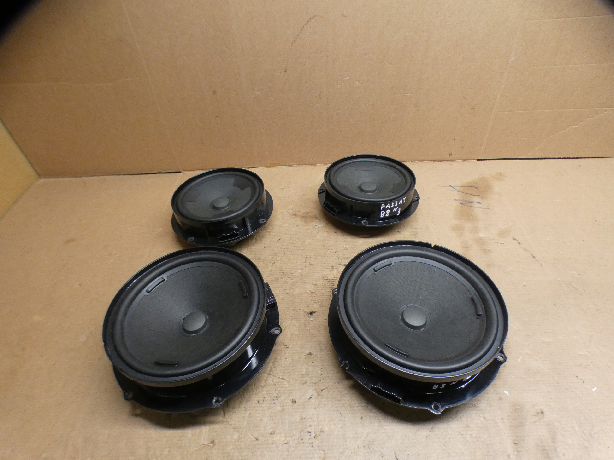 GŁOŚNIK DRZWI LEWY PRAWY PRZÓD PRZEDNI VW PASSAT B8 3G 3G0035454