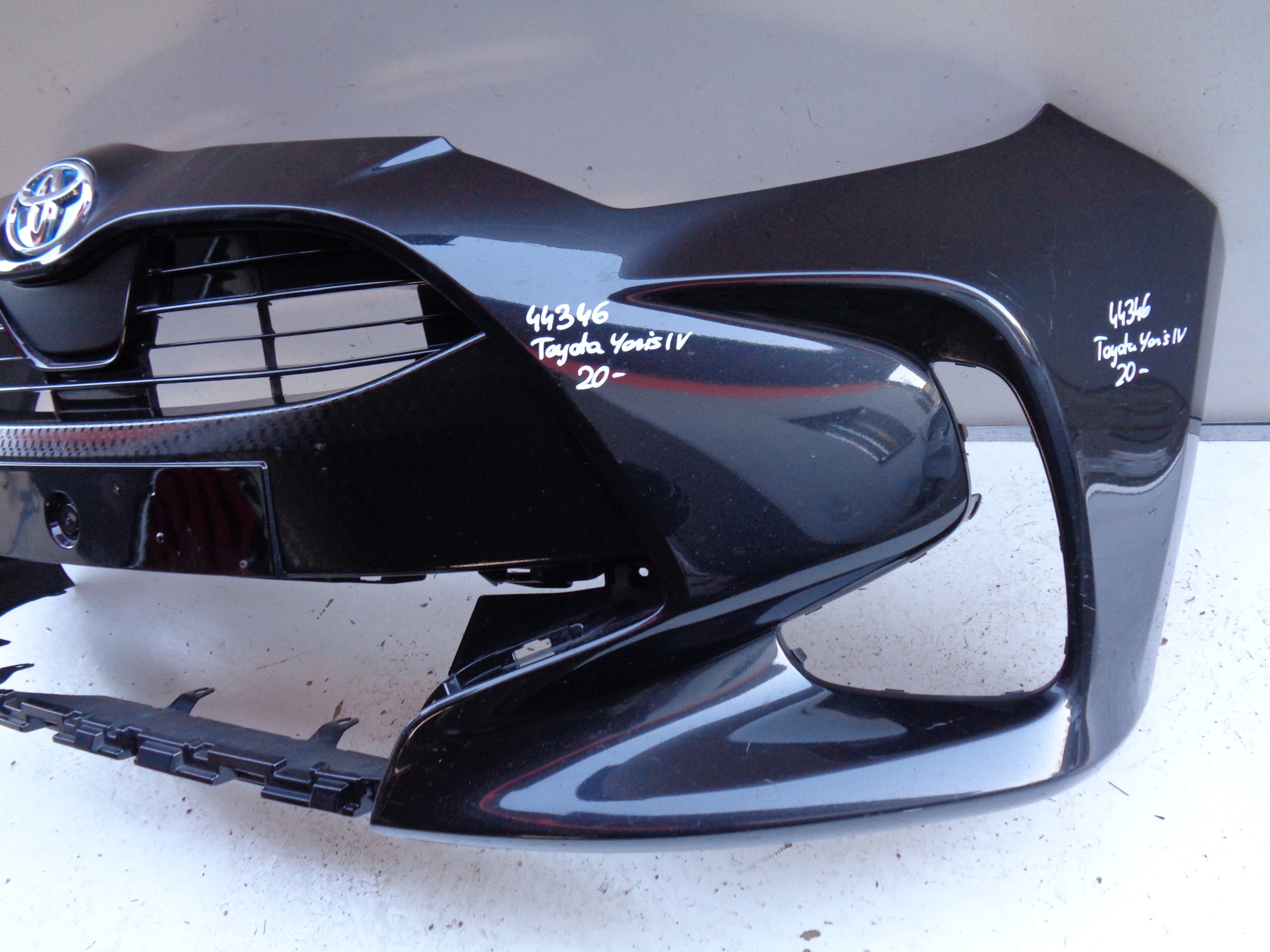 front bumper TOYOTA YARIS IV 20- NR 44346
