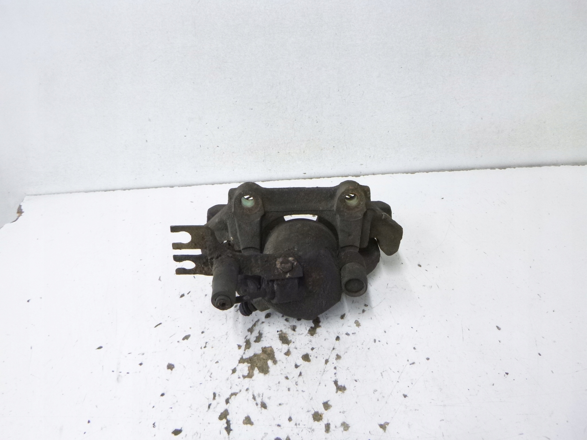 caliper brake front left Audi A6 C5 2.4 2000r