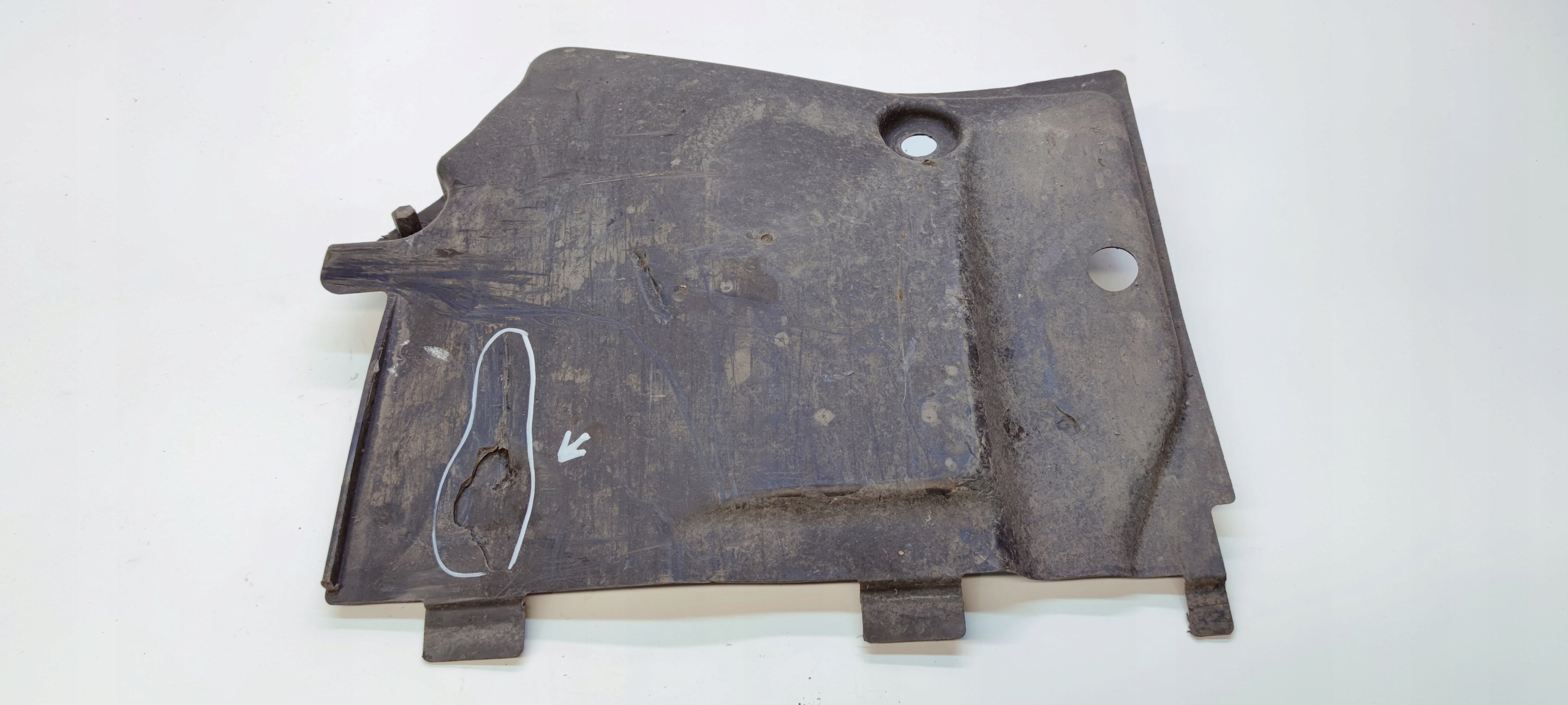 cover chassis front AUDI A4 B9 8W0825201 *3*