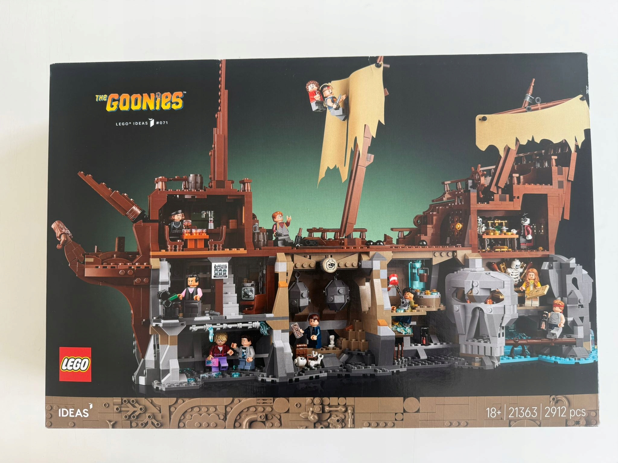 Lego Ideas Goonies 21363, diorama z 12 minifigurkami, Nowe
