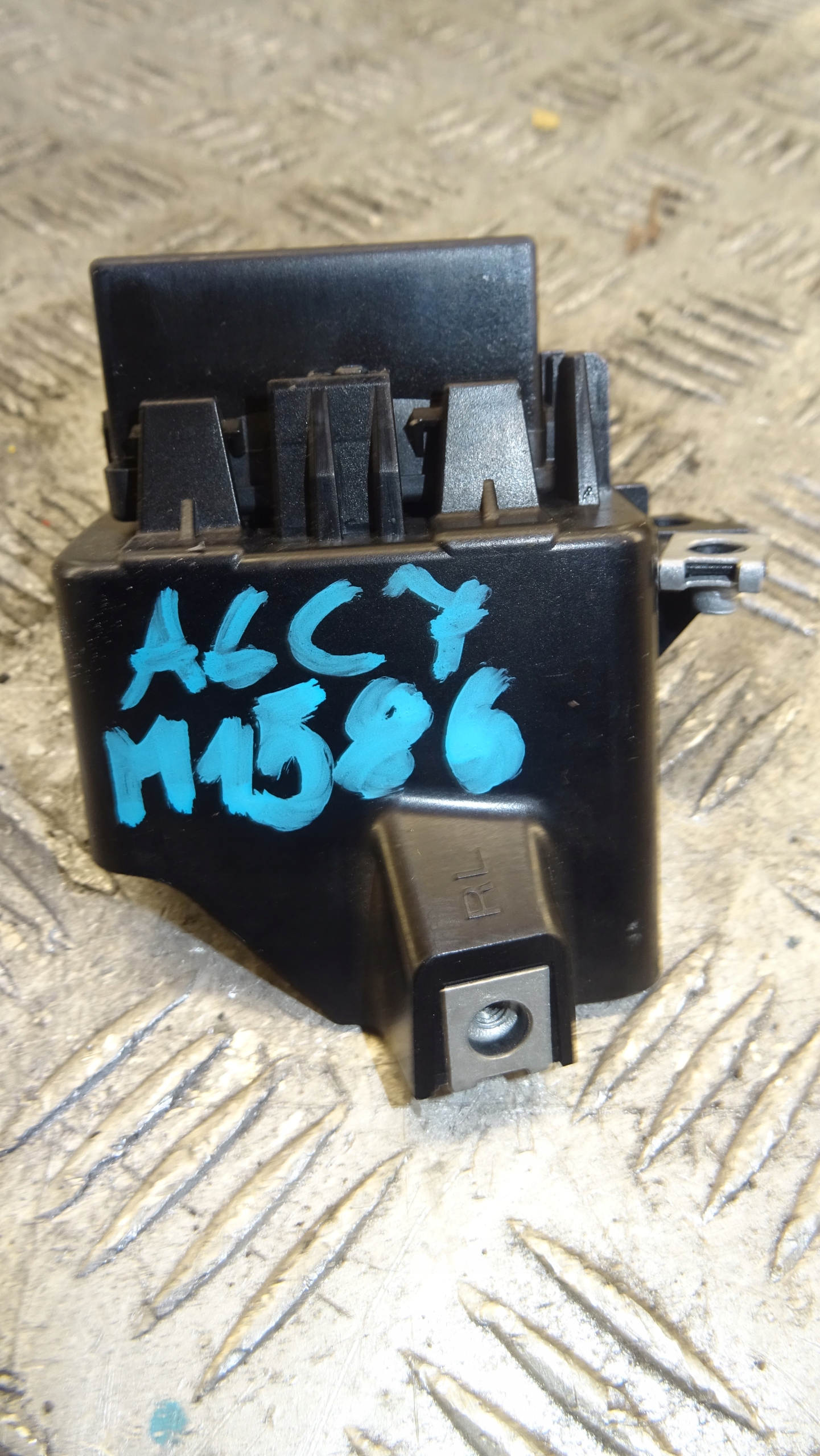 AUDI A6 C7 module kessy 4H0909131
