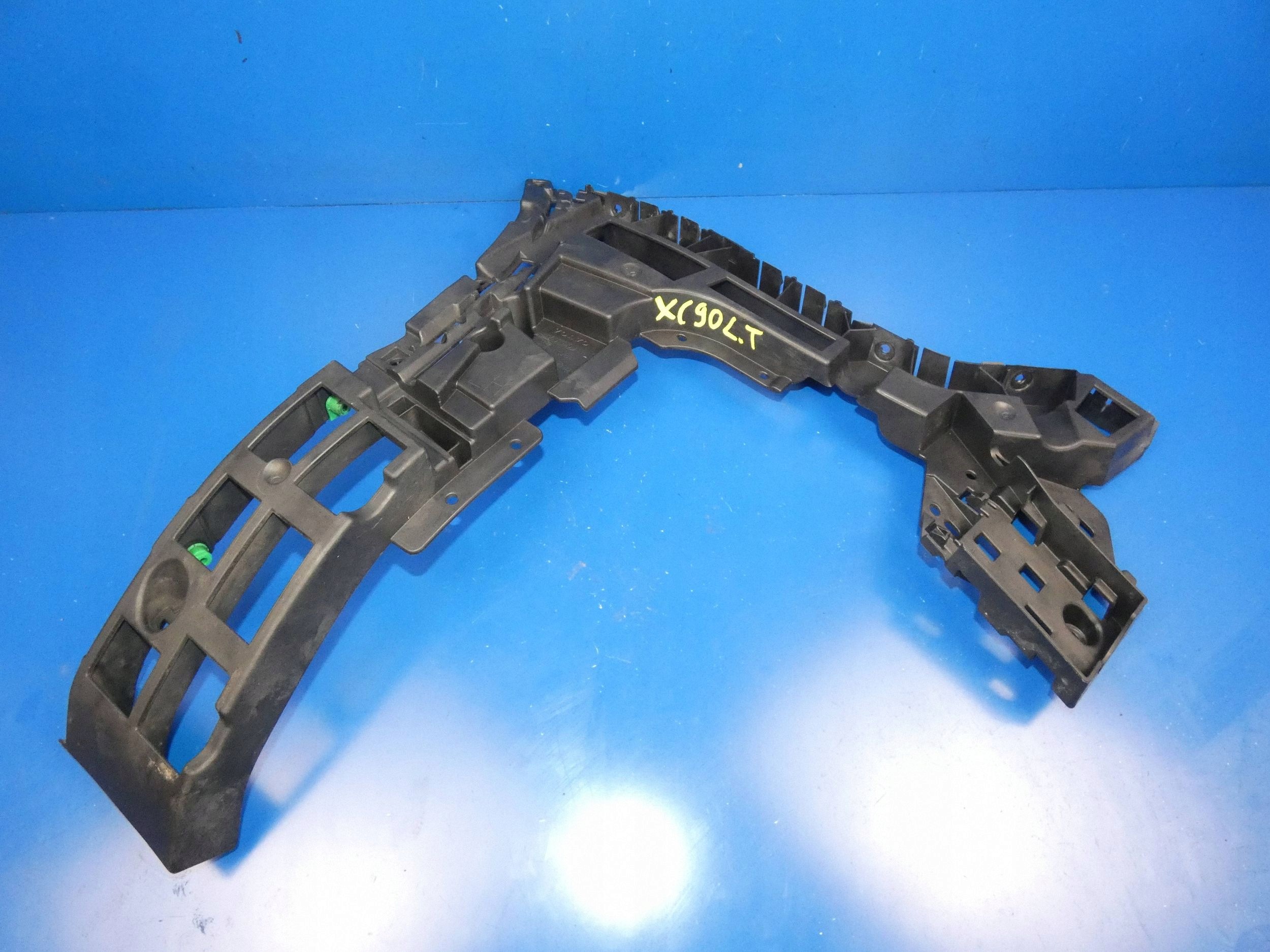 VOLVO XC90 II support holder bracket of a bumper left rear part