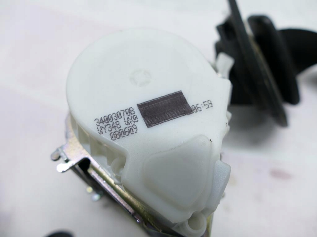 BMW X3 E83 ремень безопасности