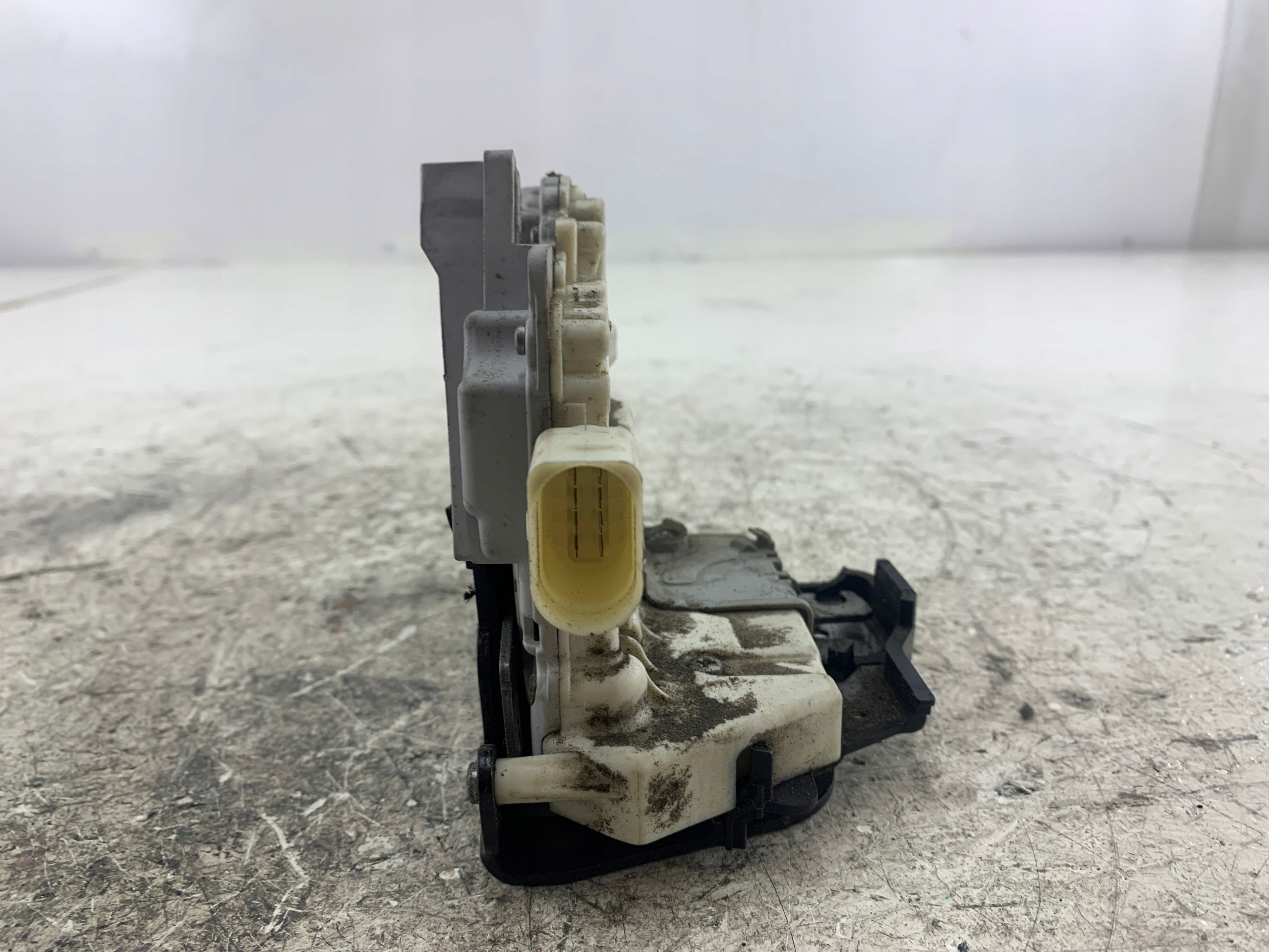 AUDI A6 C6 feu interne éclairage cabine avant 4F0951177