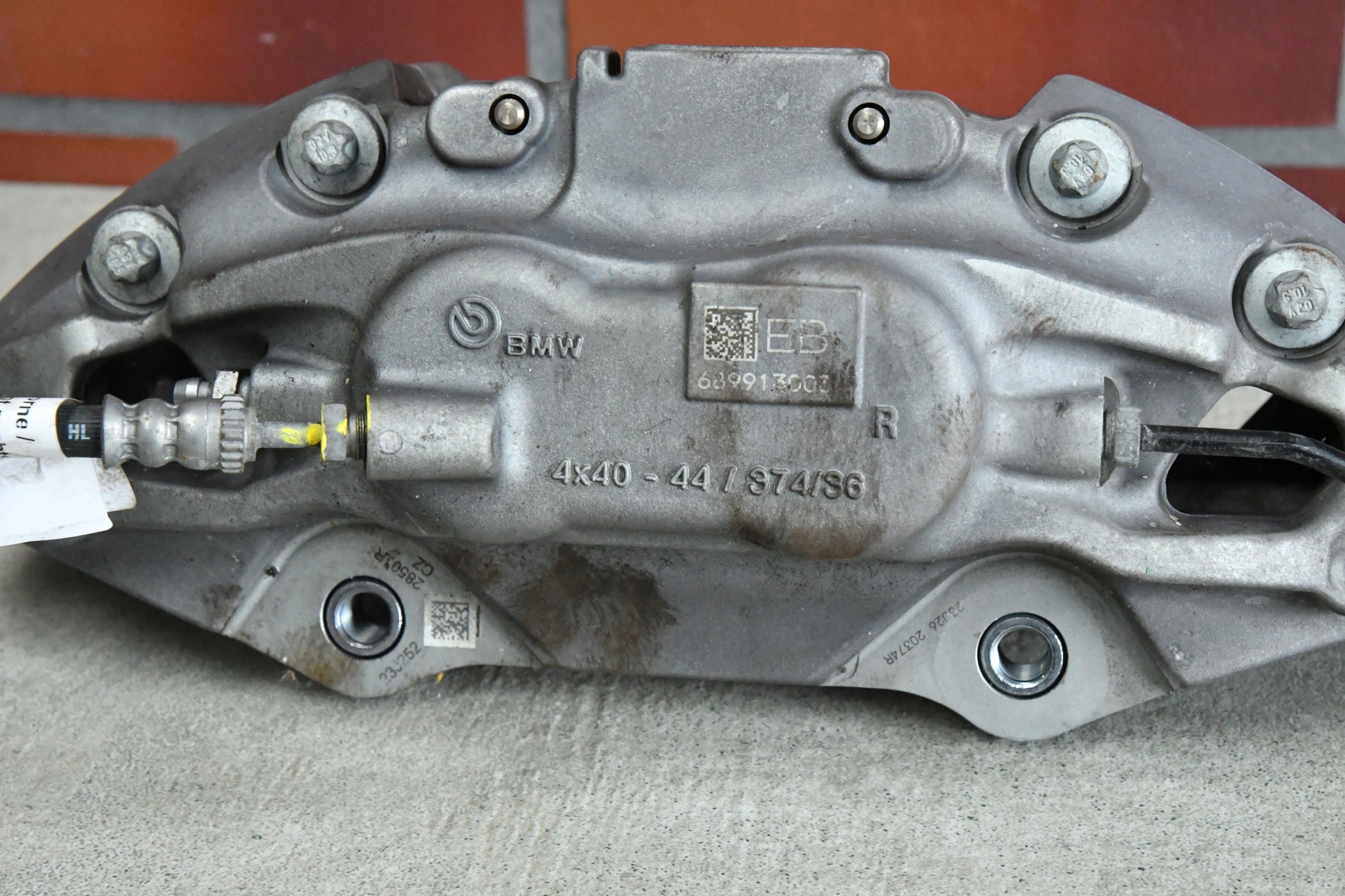 caliper pressure plate brake right front front BMW 5 G60 G61 7 G70 X3 G45