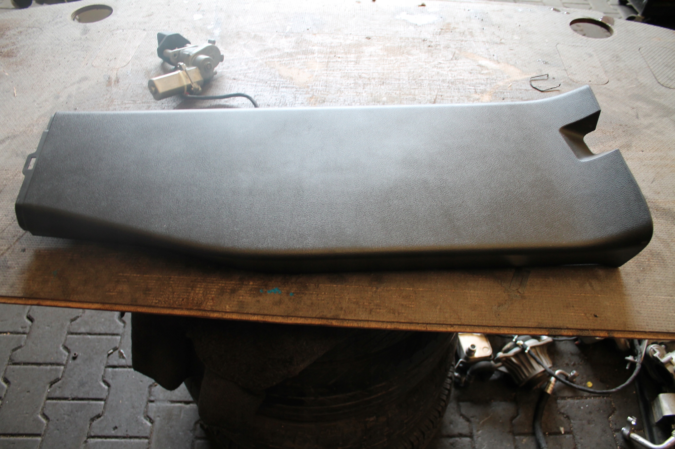 cover side SLUPKA right VW T6 7E5867292P