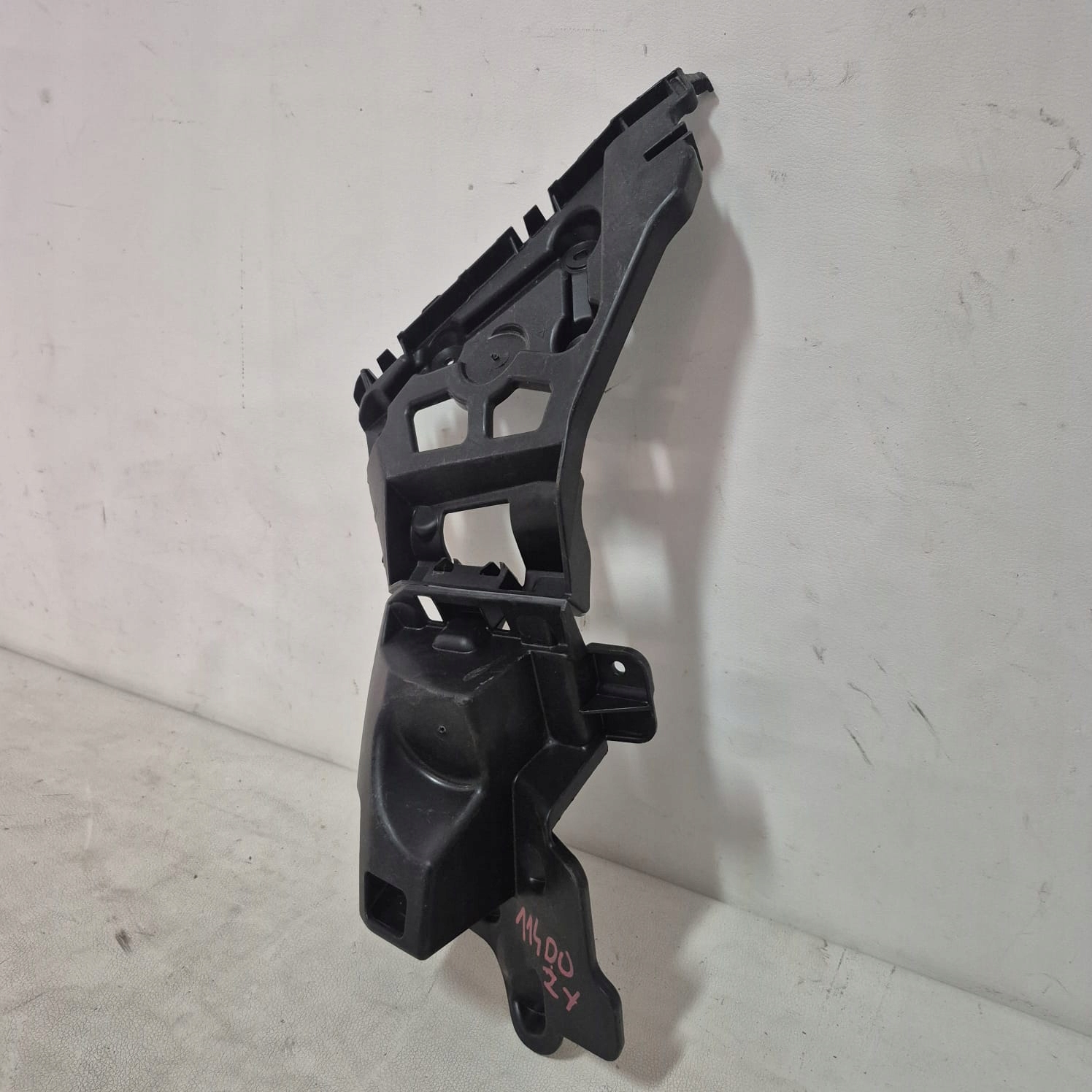 RENAULT CLIO IV HB -> bumper bracket right rear part rear 850446420R