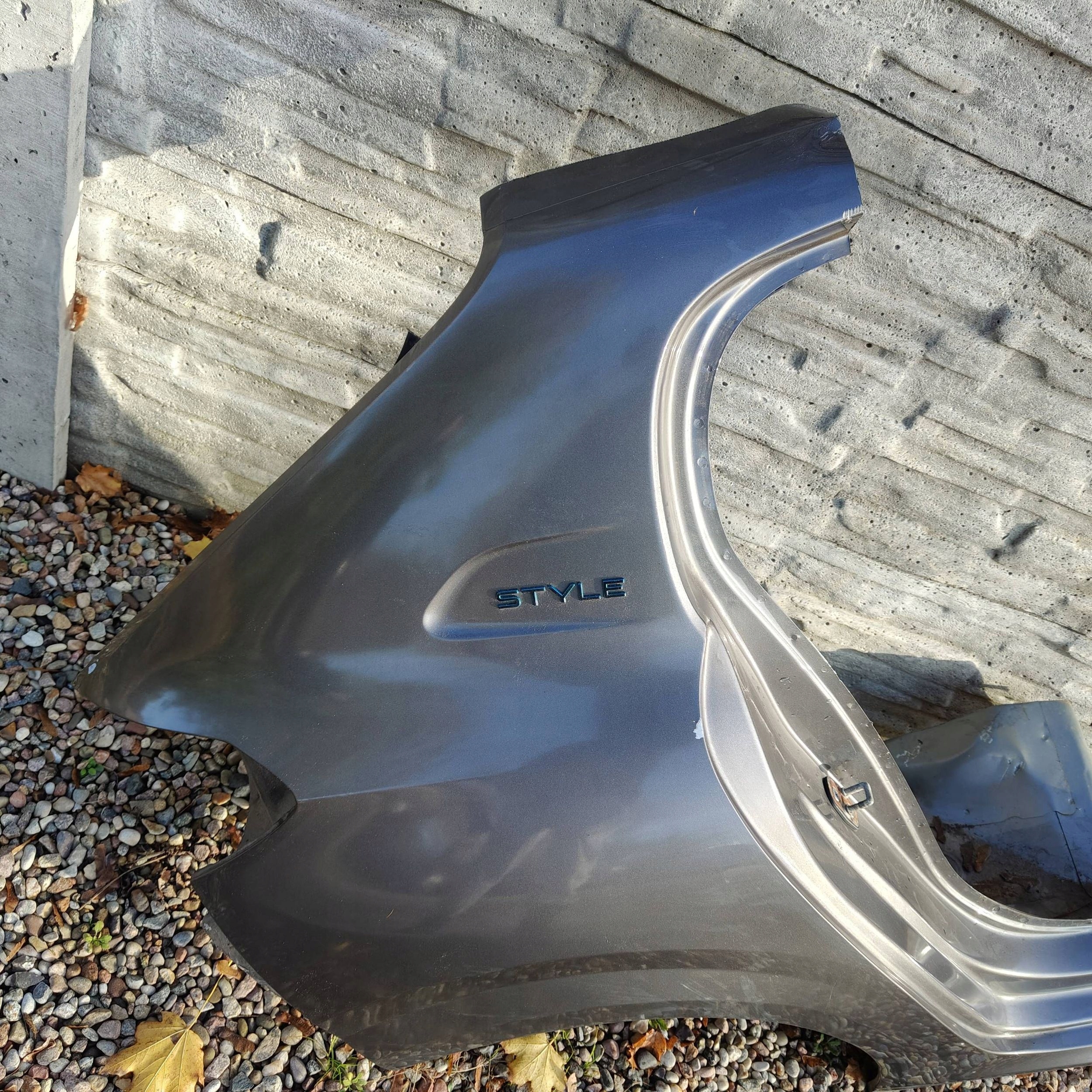 quarter rear rear part side right Peugeot 208