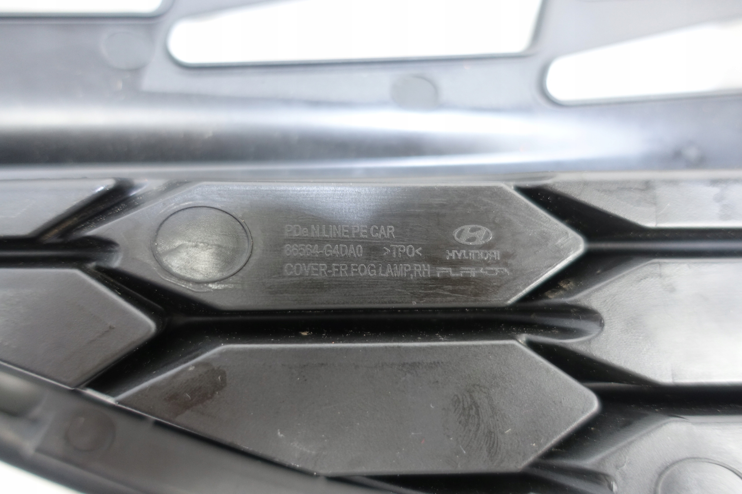 grid of a bumper right front HYUNDAI i30 N-LINE 86564-G4DA0