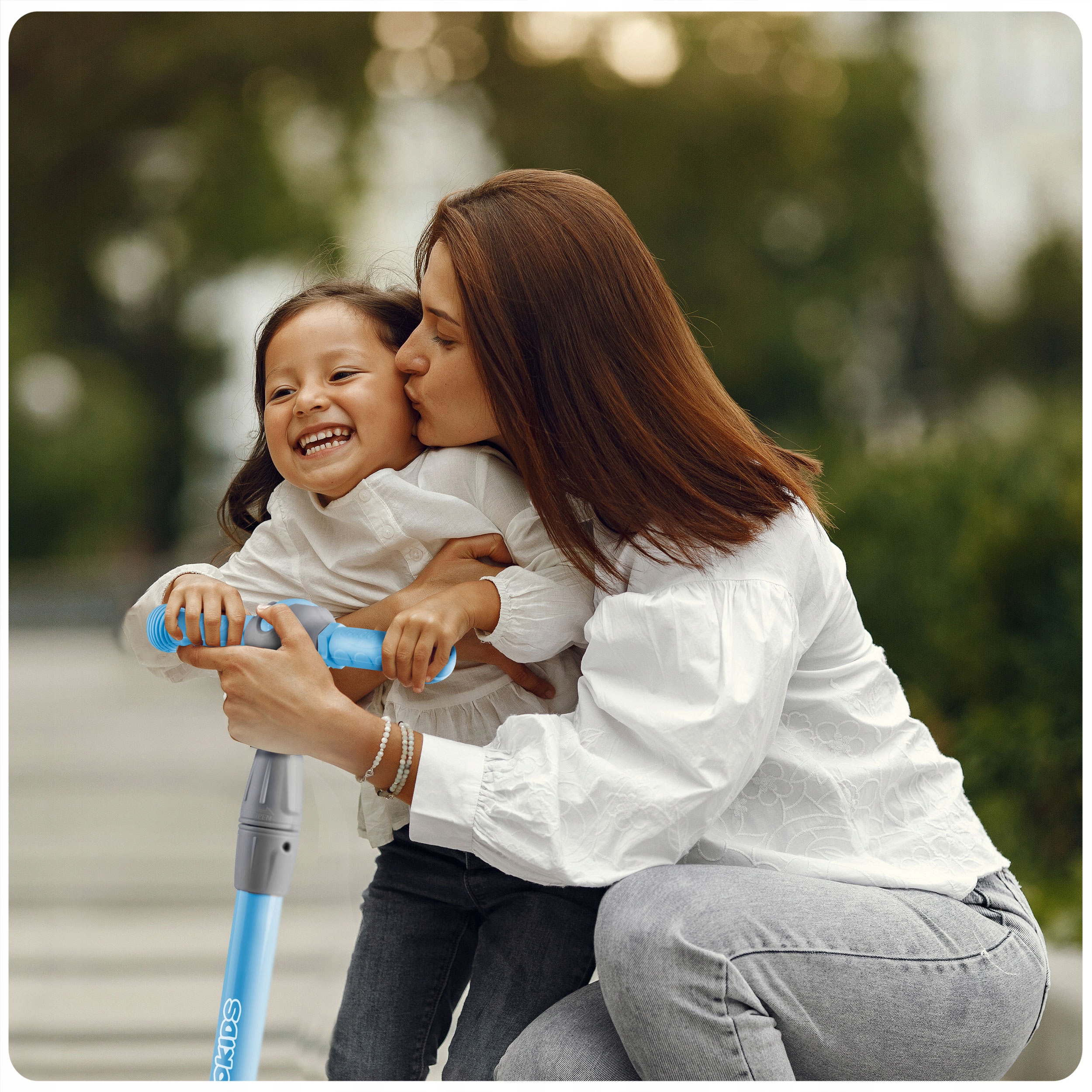 HULAJNOGA DLA DZIECI TRÓJKOŁOWA LED RICOKIDS Rodzaj trójkołowa