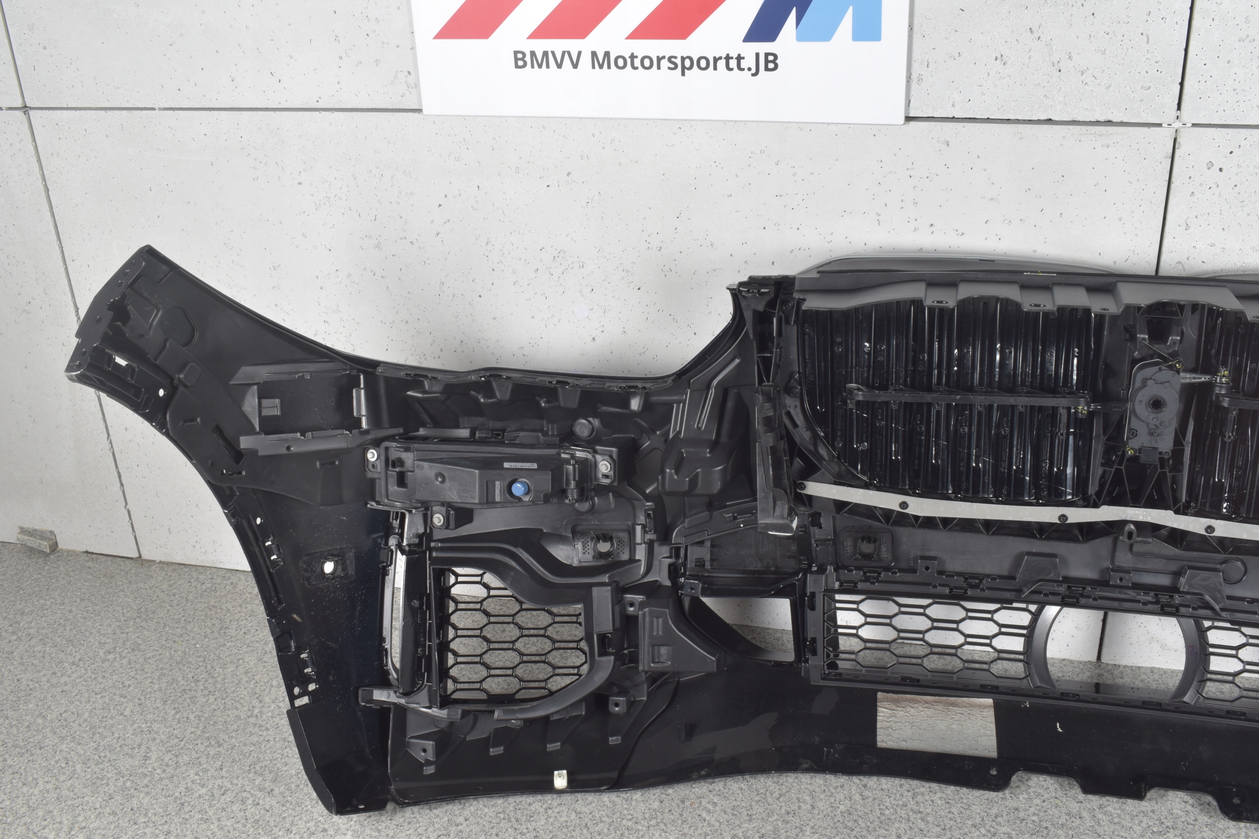 ZDERZAK BMW X5 G05 M-PAKIET KOLOR 416 CARBON Typ samochodu 4x4/SUV Samochody osobowe