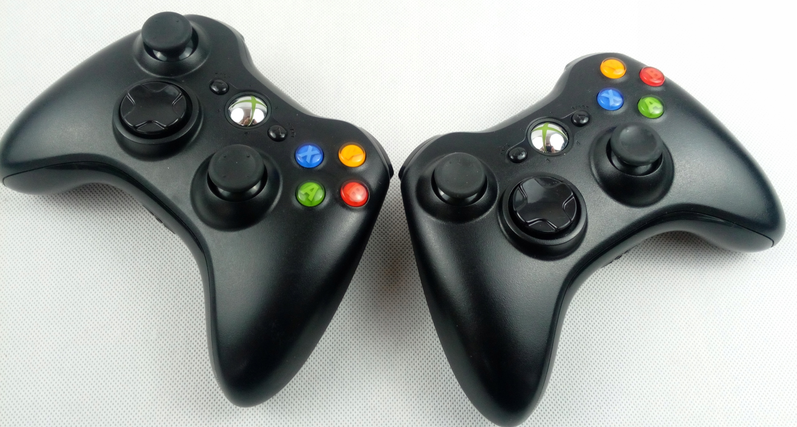 KONSOLA XBOX 360 SLIM 250GB PADY KINECT GRY ZESTAW Komunikacja Bluetooth Wi-Fi