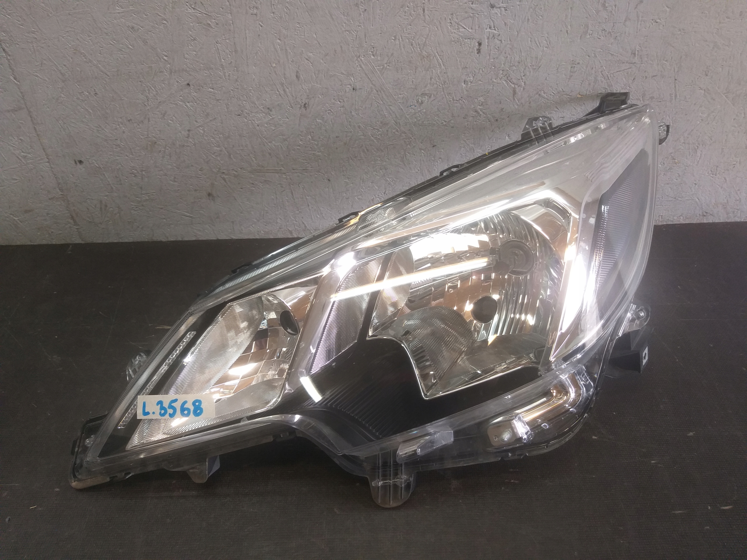 light front left MITSUBISHI SPACE STAR III 3 19
