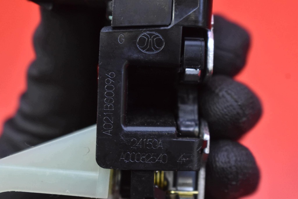 lock door right front front EU A00082540 BAIC BEIJING X3 LIFT 19