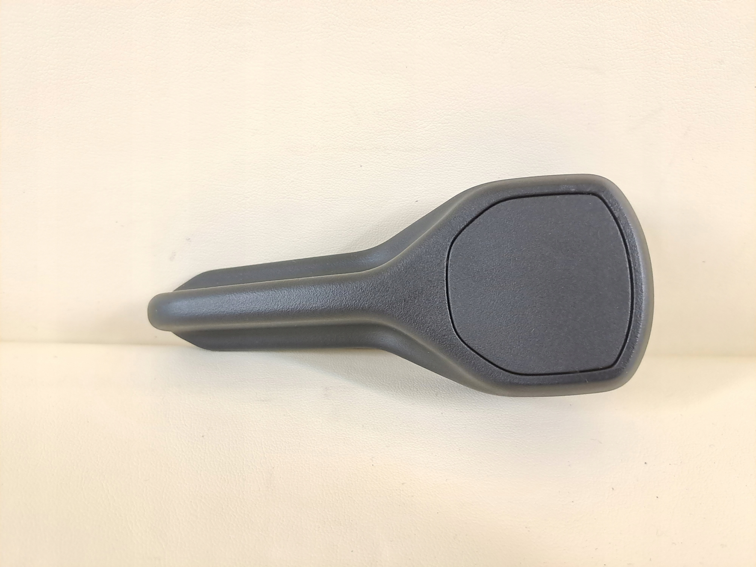 874515206R - SANDERO III STEPWAY 21 РУЧКА СИДІННЯ ВОДІЯ ЛІВА